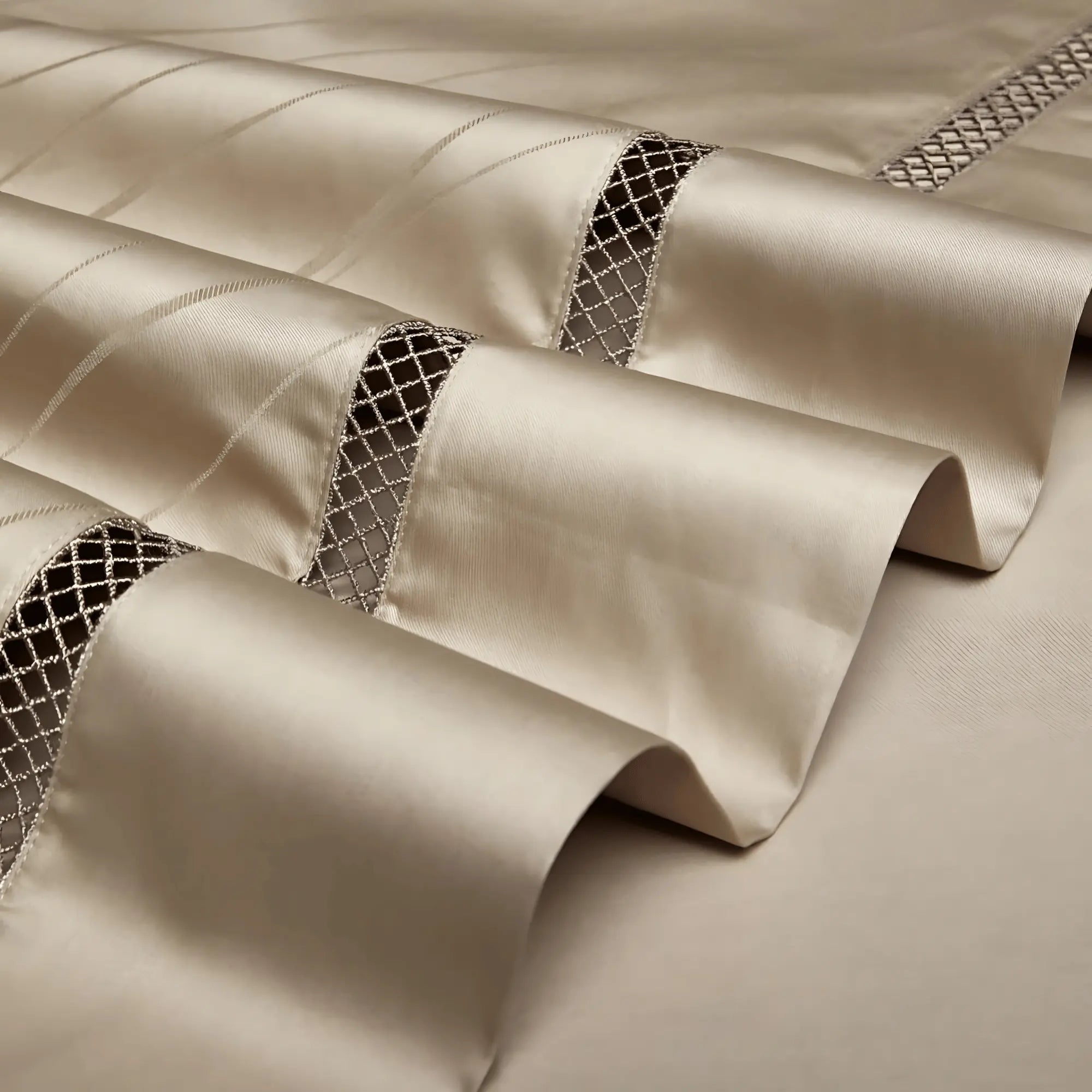 CHAMPAGNE LUXE 1000 THREAD COUNT DUVET COVER & SHAMS