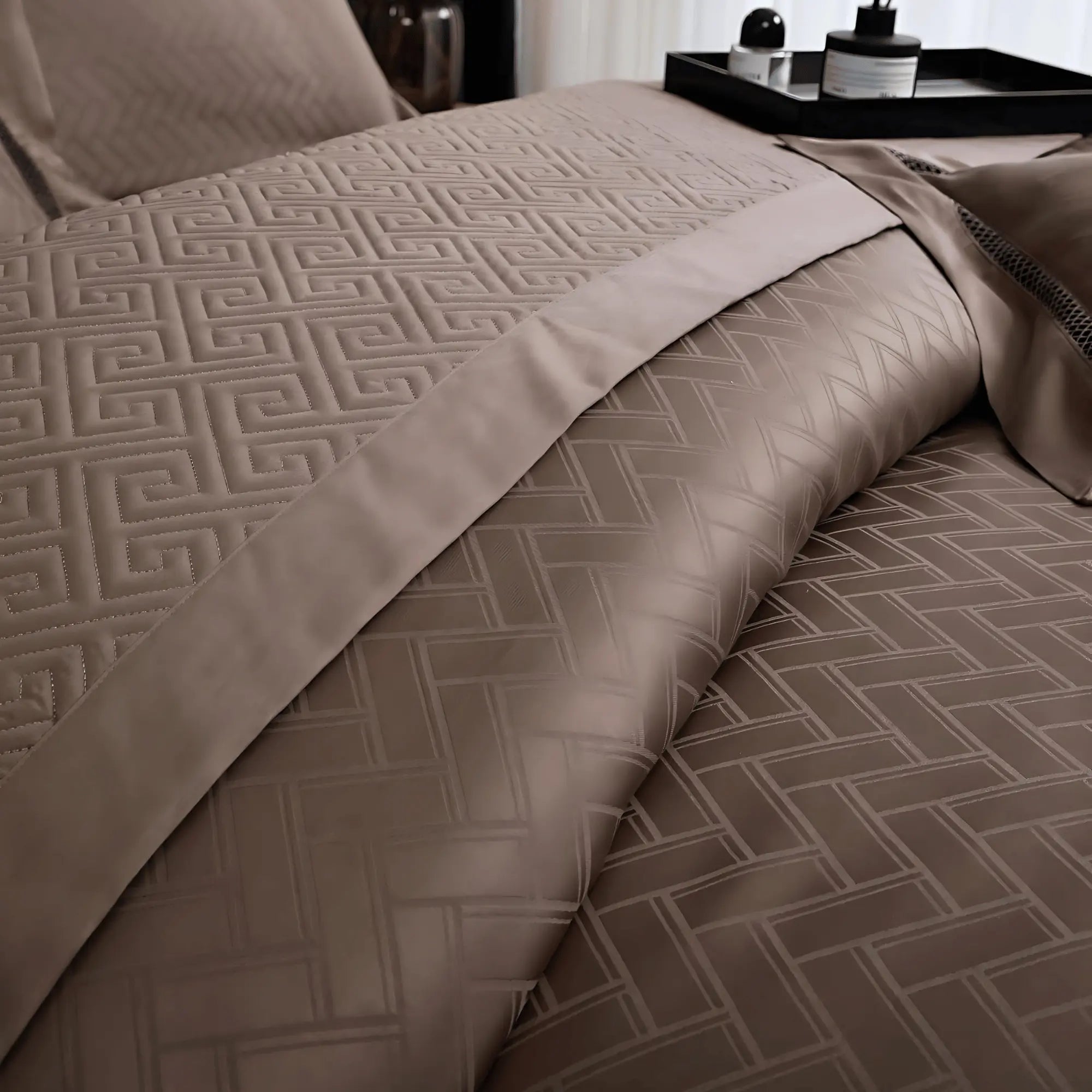 MOCHA ALLURE 1000 THREAD COUNT DUVET COVER & SHAMS
