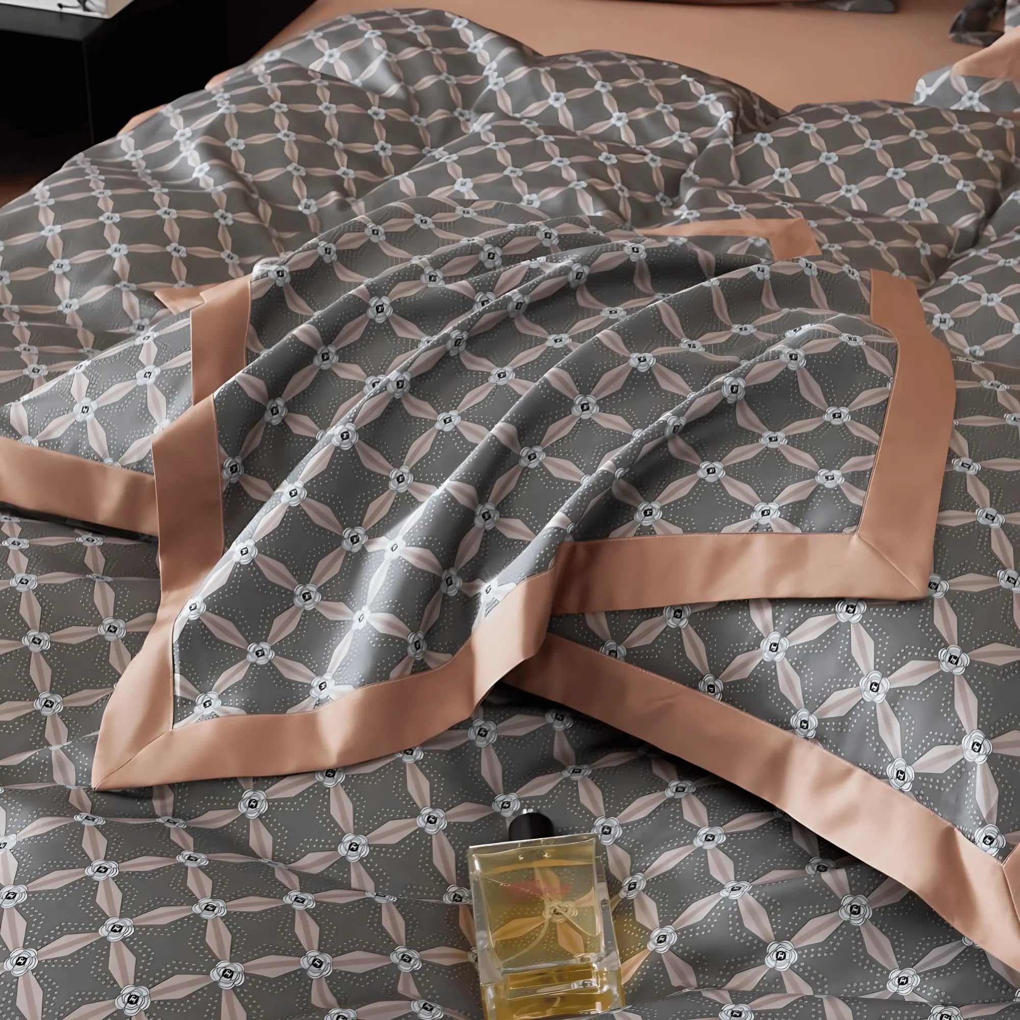 Ash Rose Tranquility 1000 Thread Count Duvet Cover & Shams - Bedding