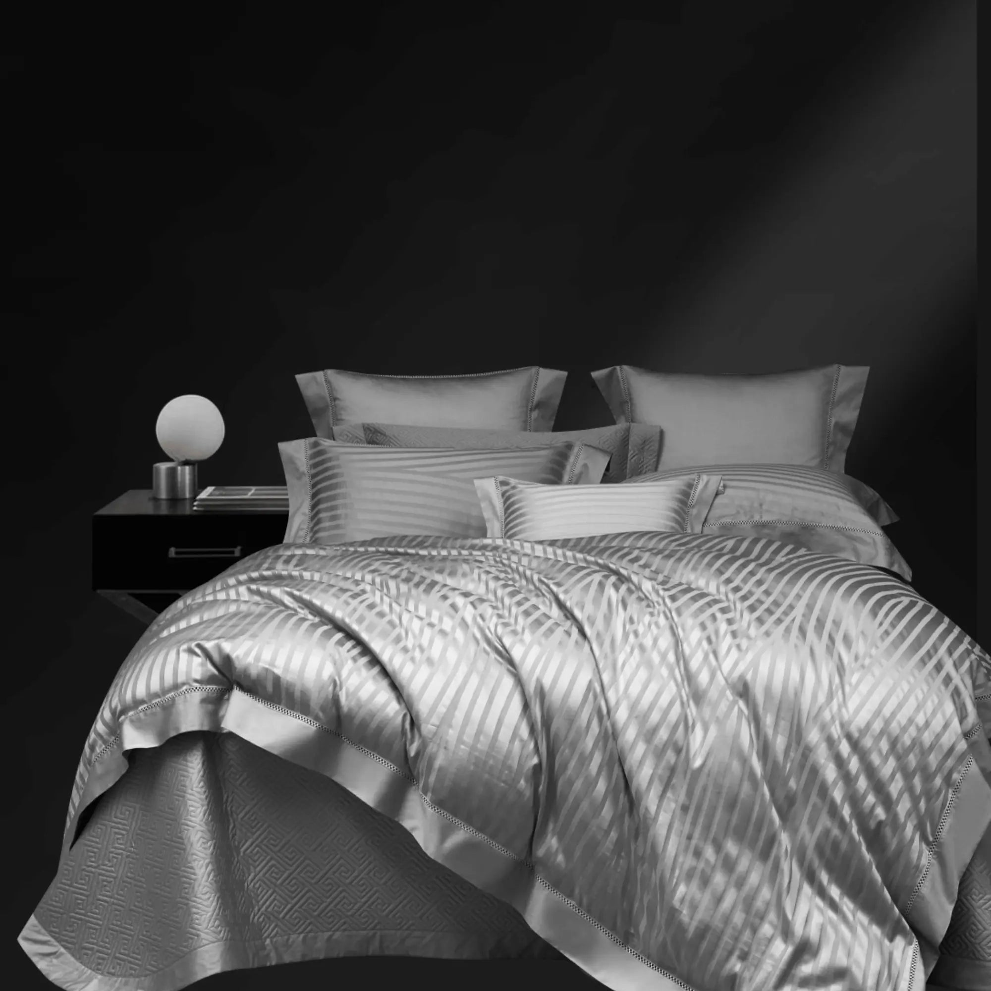 PLATINUM AURA 1400 THREAD COUNT DUVET COVER & SHAMS