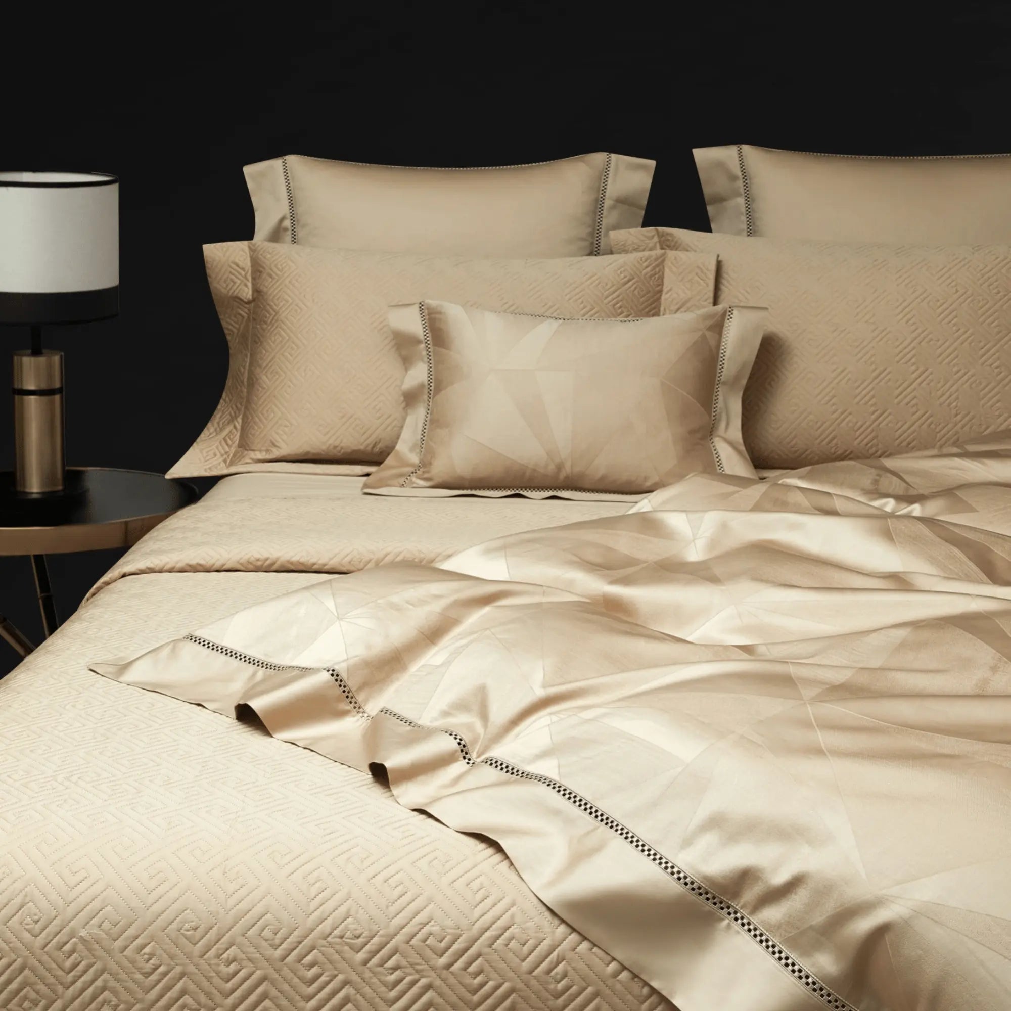 CHAMPAGNE ELEGANCE 1400 THREAD COUNT DUVET COVER & SHAMS