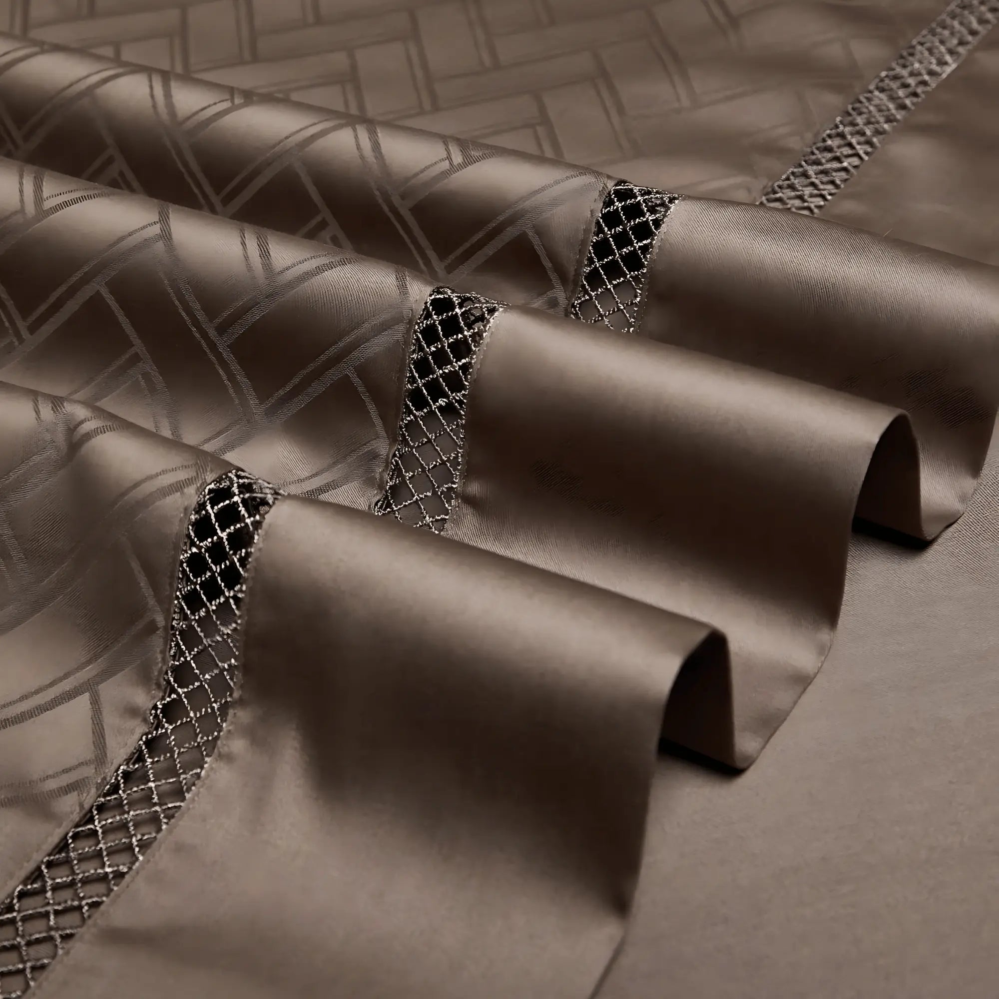 MOCHA ALLURE 1000 THREAD COUNT DUVET COVER & SHAMS