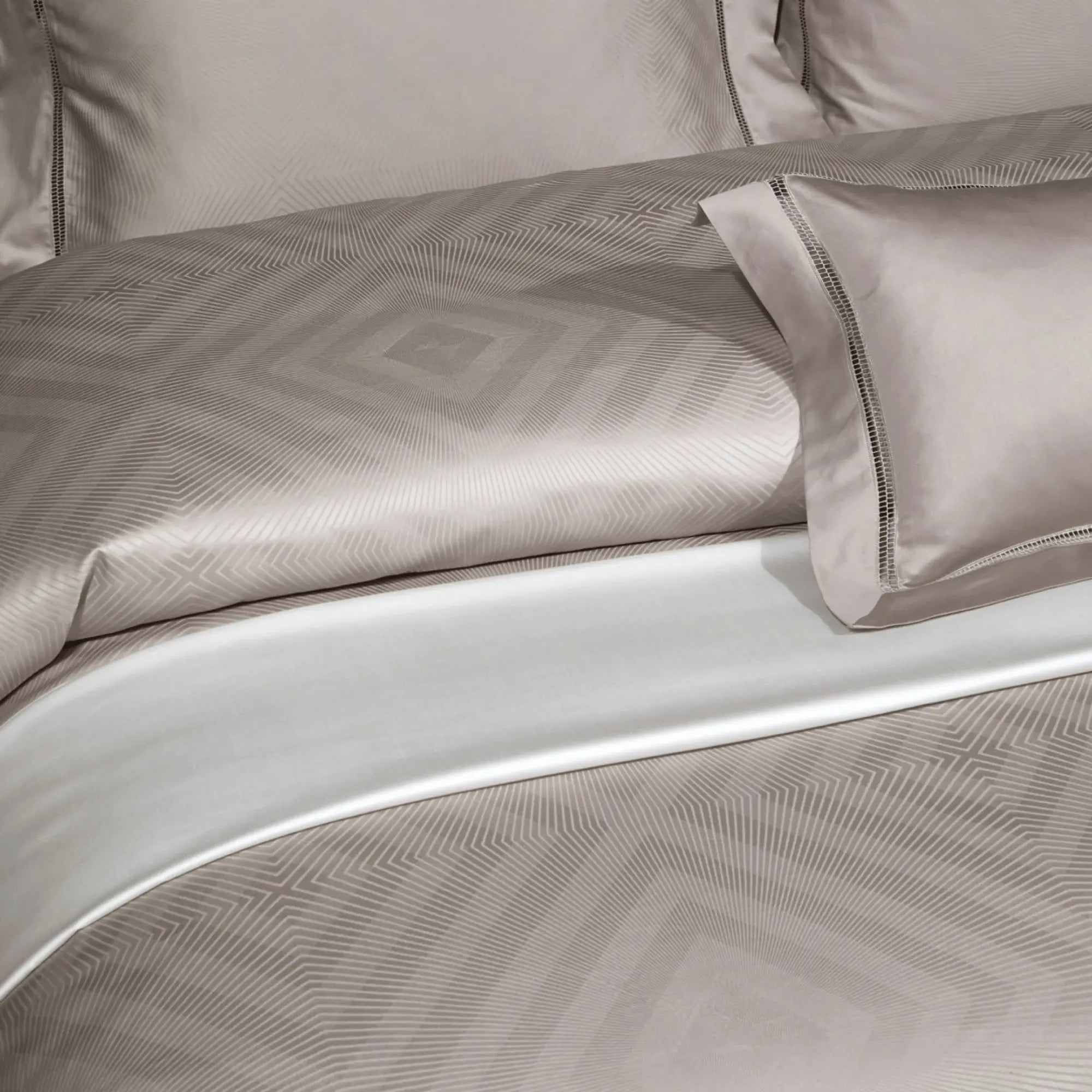 Platinum Beige Luxe 1400 Thread Count Duvet Cover & Shams - Bedding