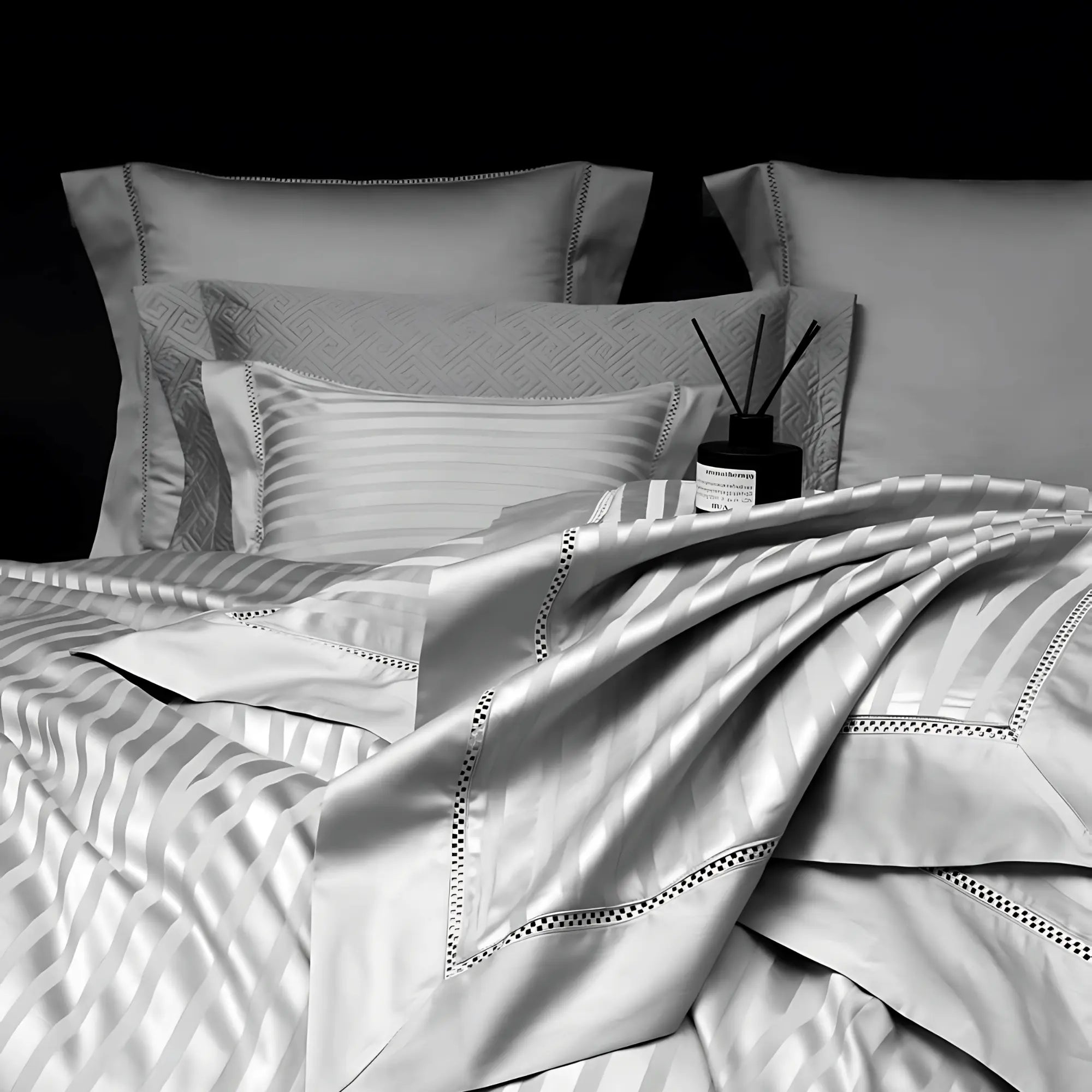 PLATINUM AURA 1400 THREAD COUNT DUVET COVER & SHAMS