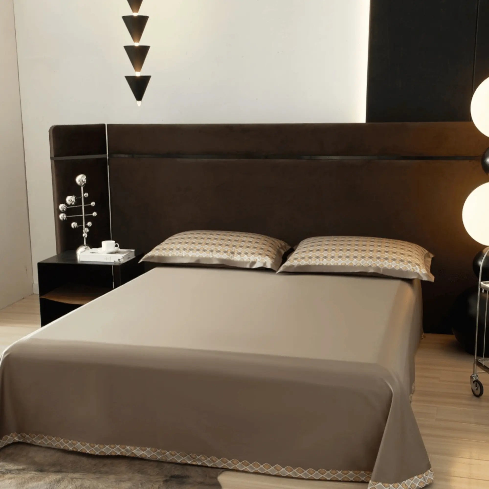 MOCHA DIAMOND ELEGANCE 1000 THREAD COUNT DUVET COVER & SHAMS