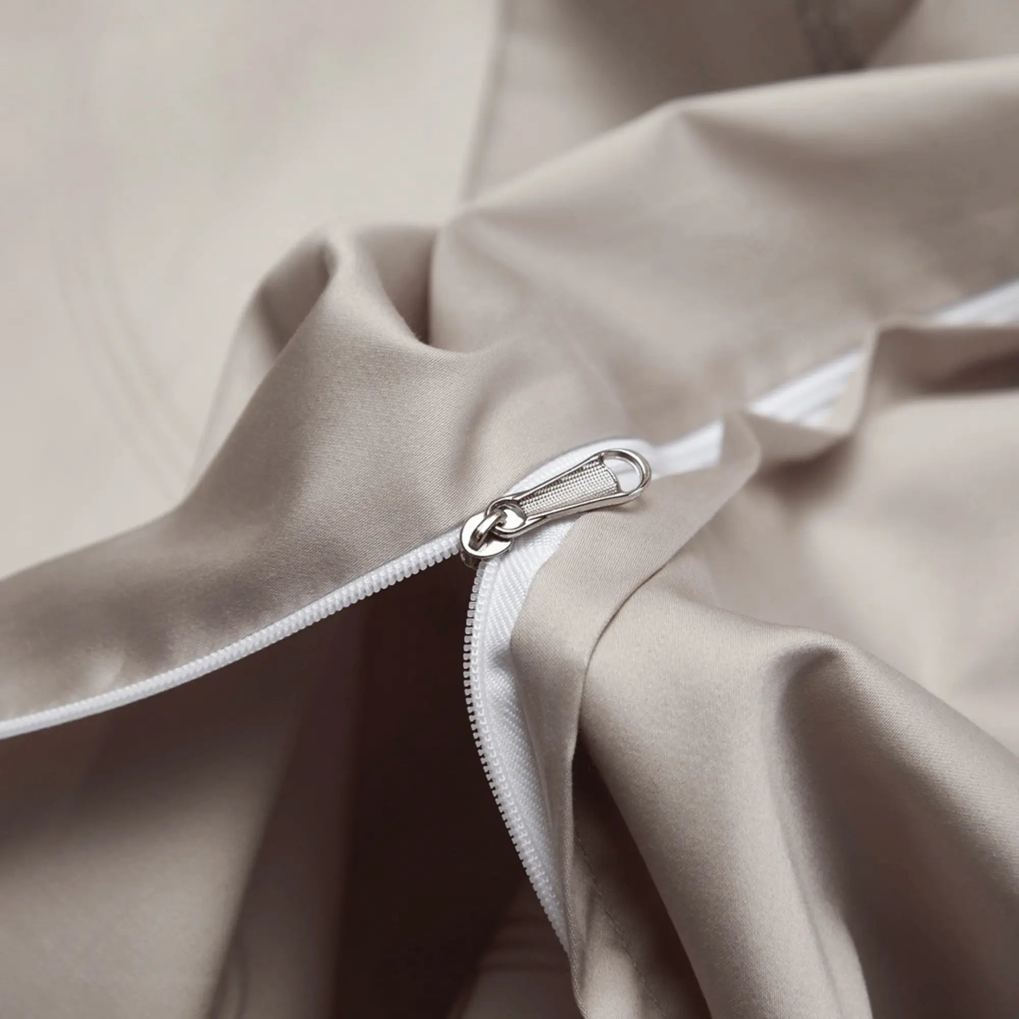 CHAMPAGNE IVORY ELEGANCE 1400 THREAD COUNT DUVET COVER & SHAMS