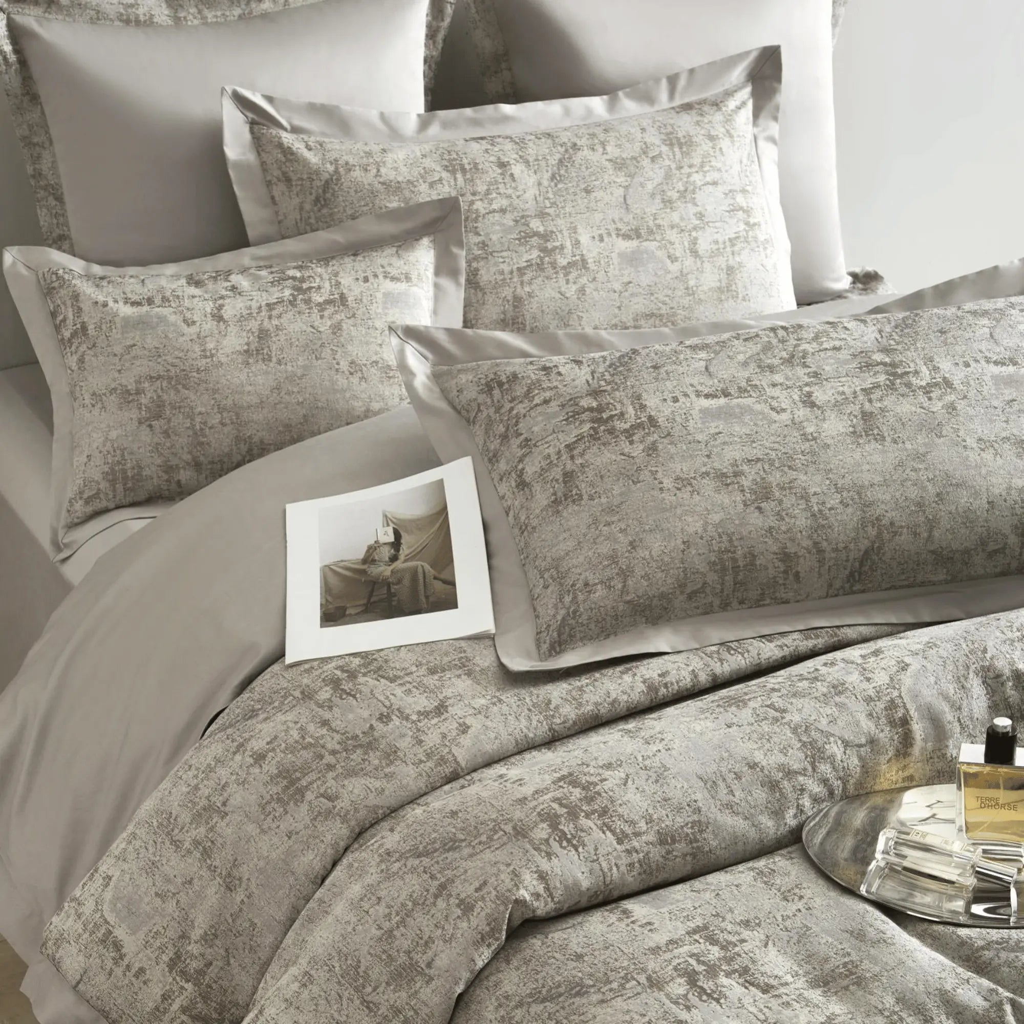 STONE MIRAGE 1000 THREAD COUNT DUVET COVER & SHAMS