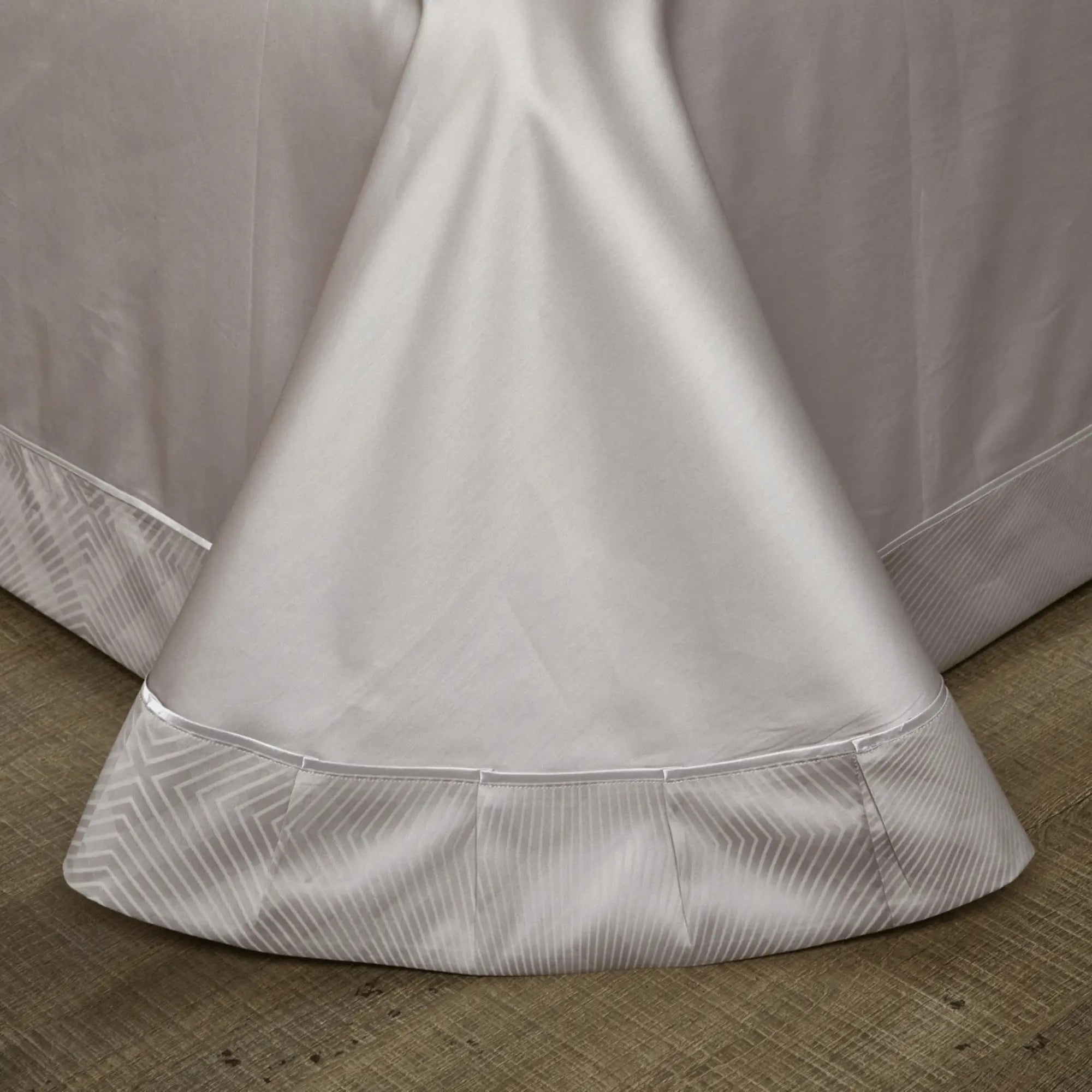 Platinum Beige Luxe 1400 Thread Count Duvet Cover & Shams - Bedding