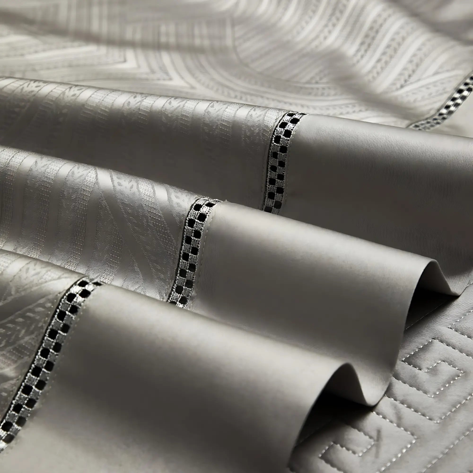 STERLING LUXE 1400 THREAD COUNT DUVET COVER & SHAMS