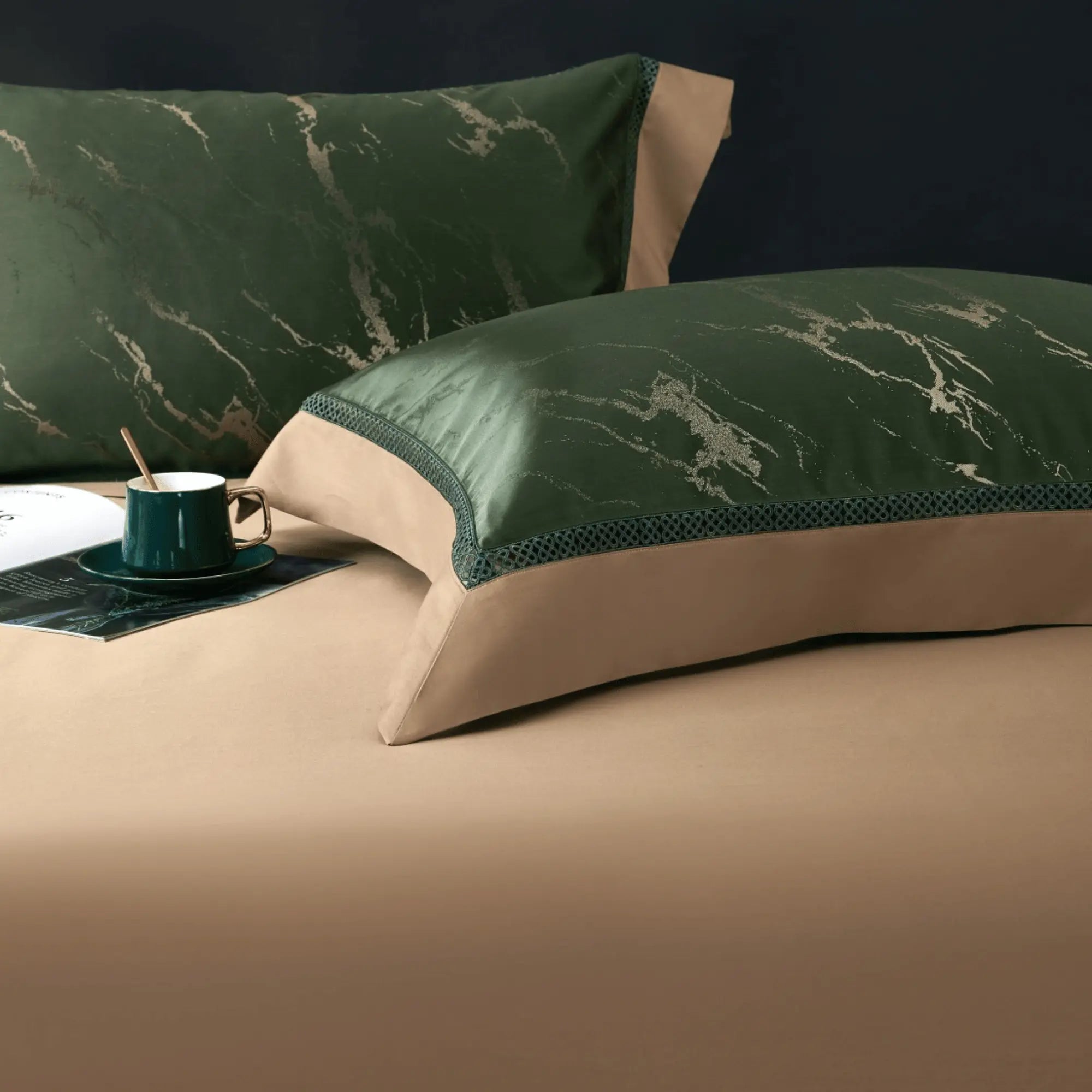 ROYAL EMERALD 1400 THREAD COUNT DUVET COVER & SHAMS