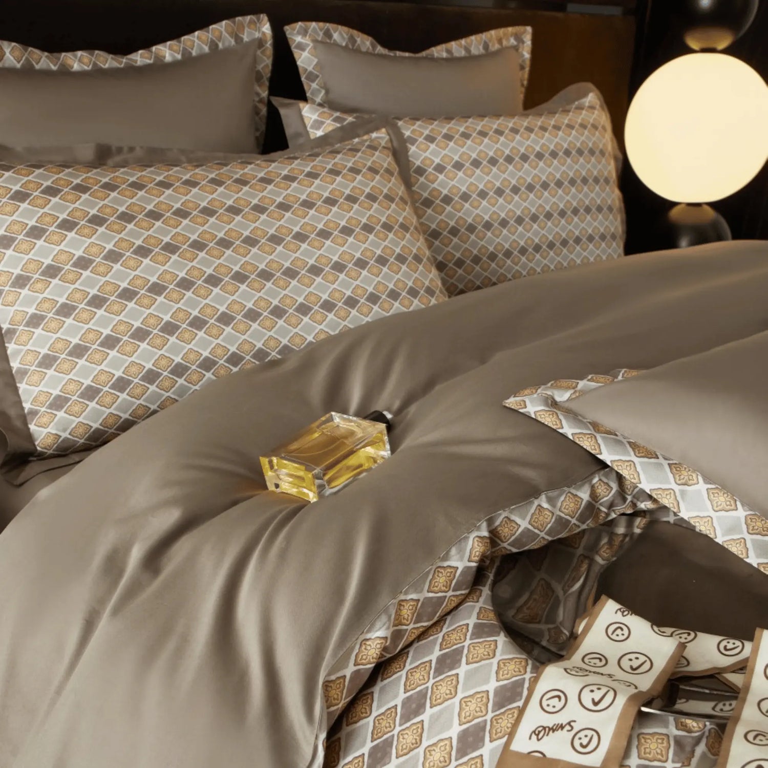 MOCHA DIAMOND ELEGANCE 1000 THREAD COUNT DUVET COVER & SHAMS