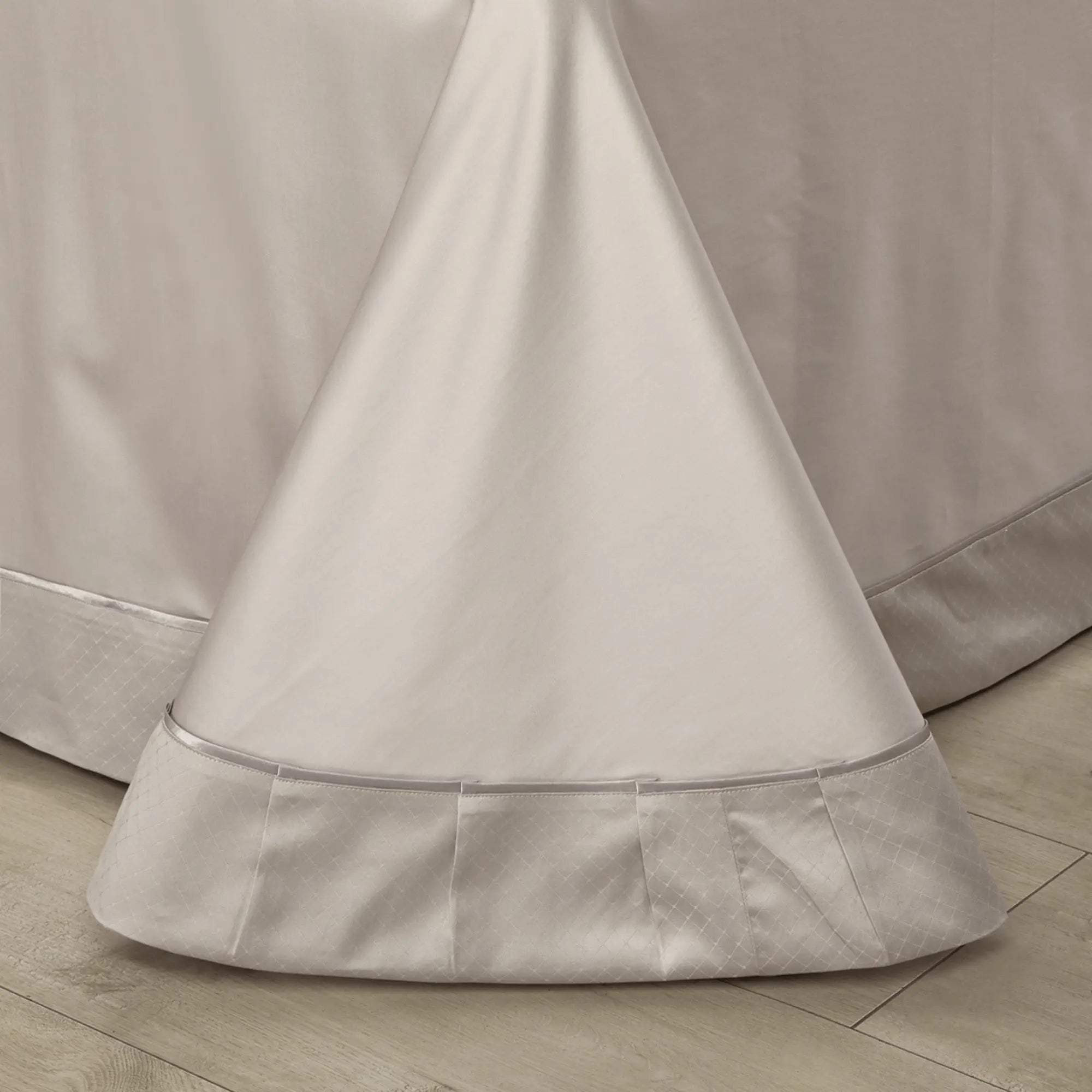 SILVER SHEEN 1000 THREAD COUNT DUVET COVER & SHAMS