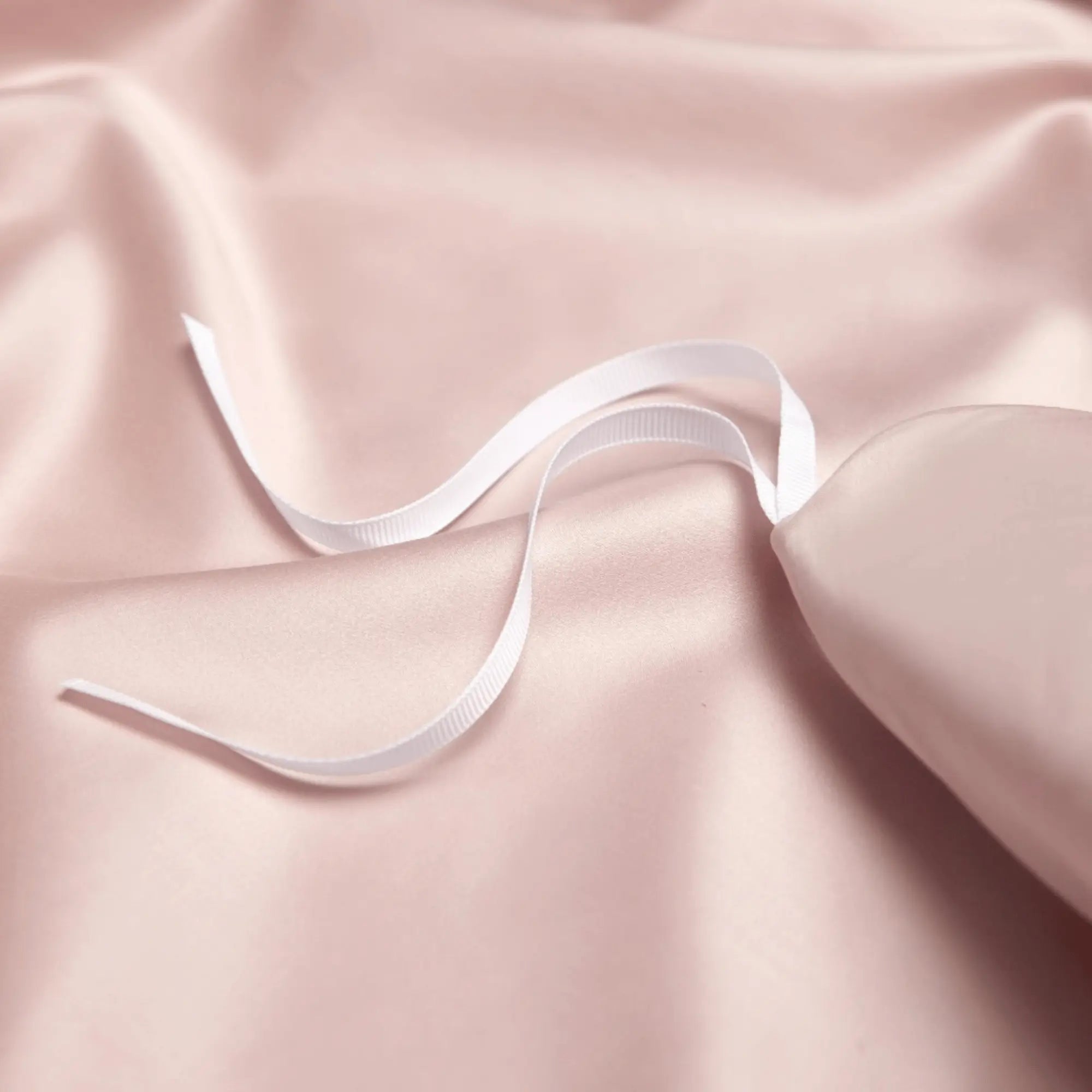 BLUSH ROSE HARMONY 2000 THREAD COUNT DUVET COVER & SHAMS