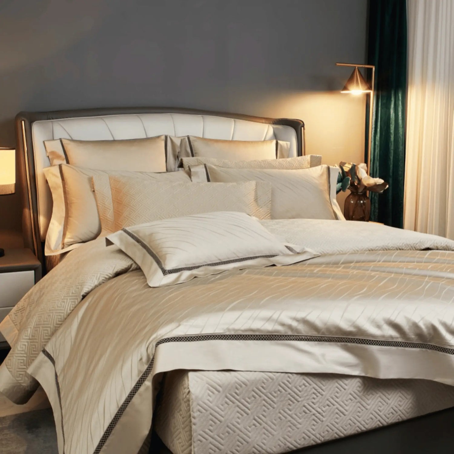 CHAMPAGNE LUXE 1000 THREAD COUNT DUVET COVER & SHAMS
