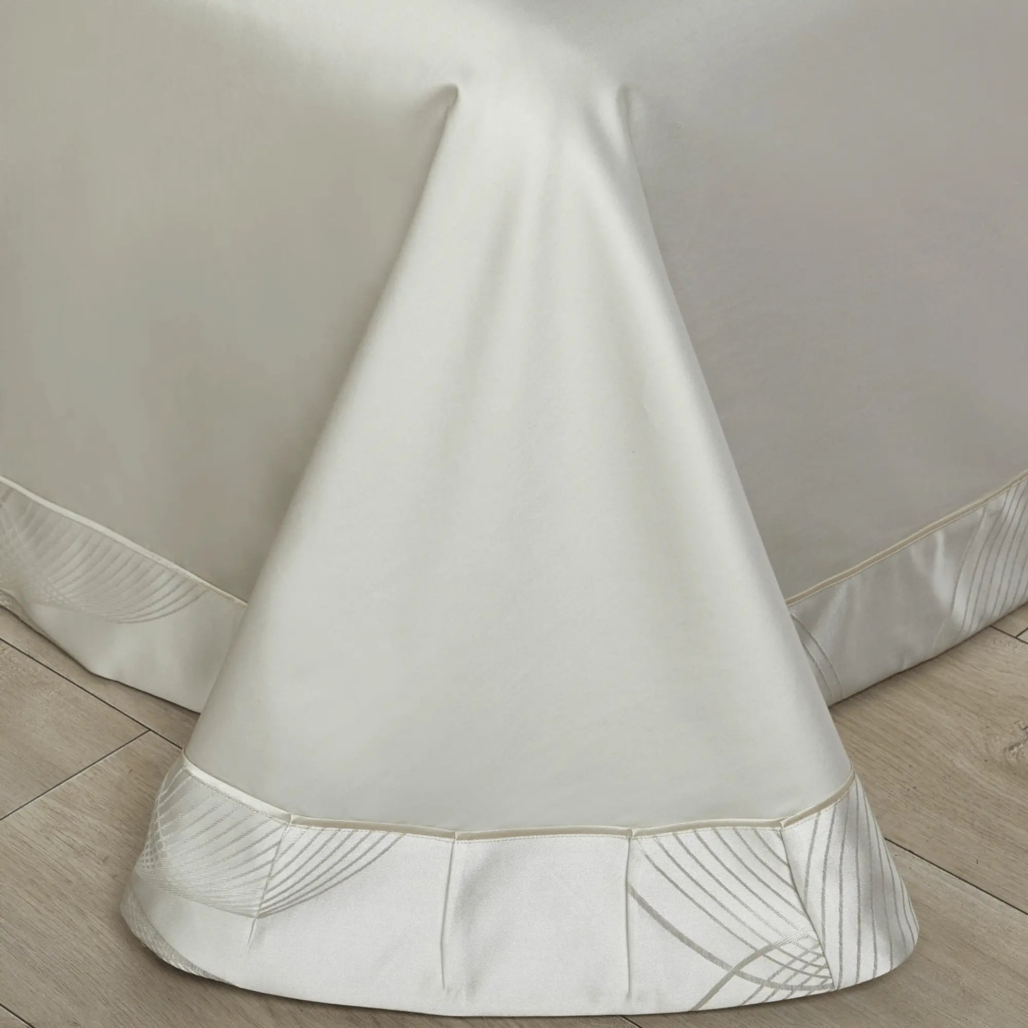 IVORY WAVES 1400 THREAD COUNT DUVET COVER & SHAMS