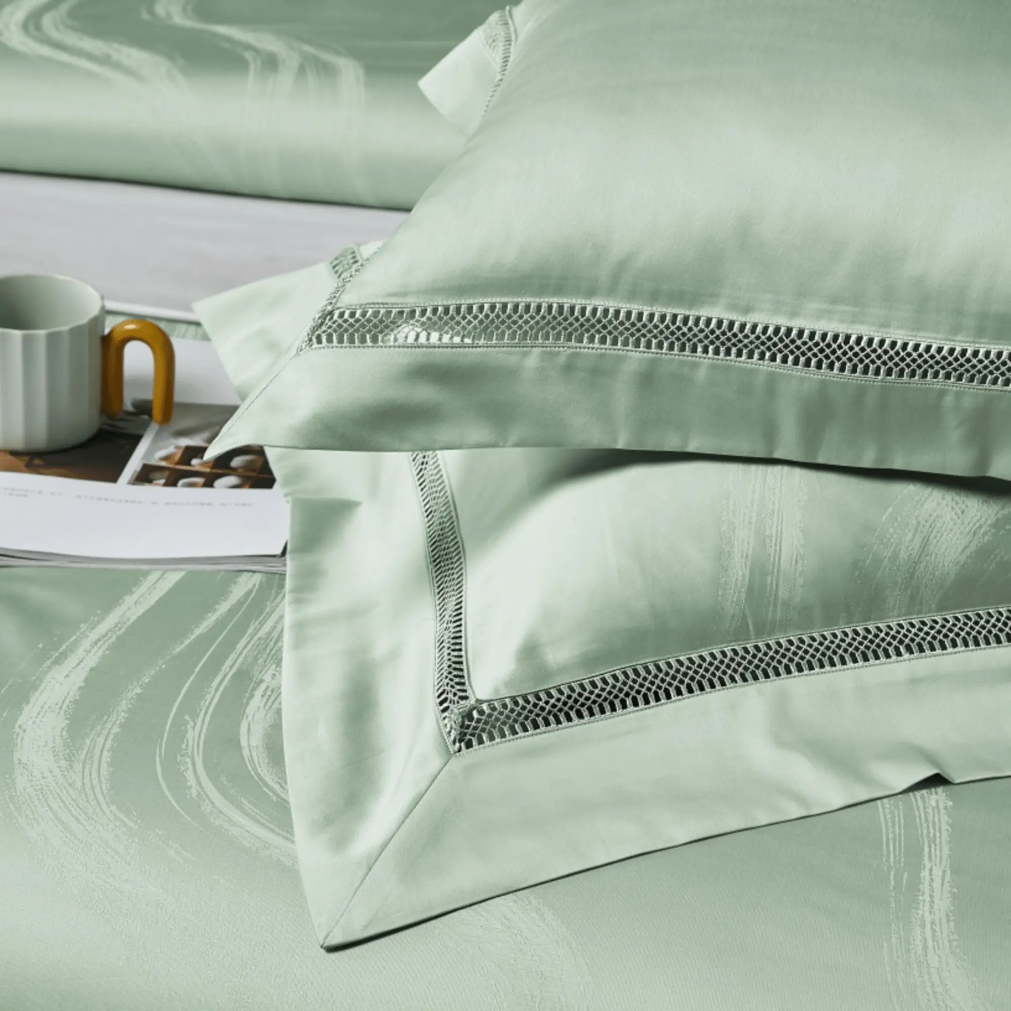 PISTACHIO ELEGANCE 1000 THREAD COUNT DUVET COVER & SHAMS