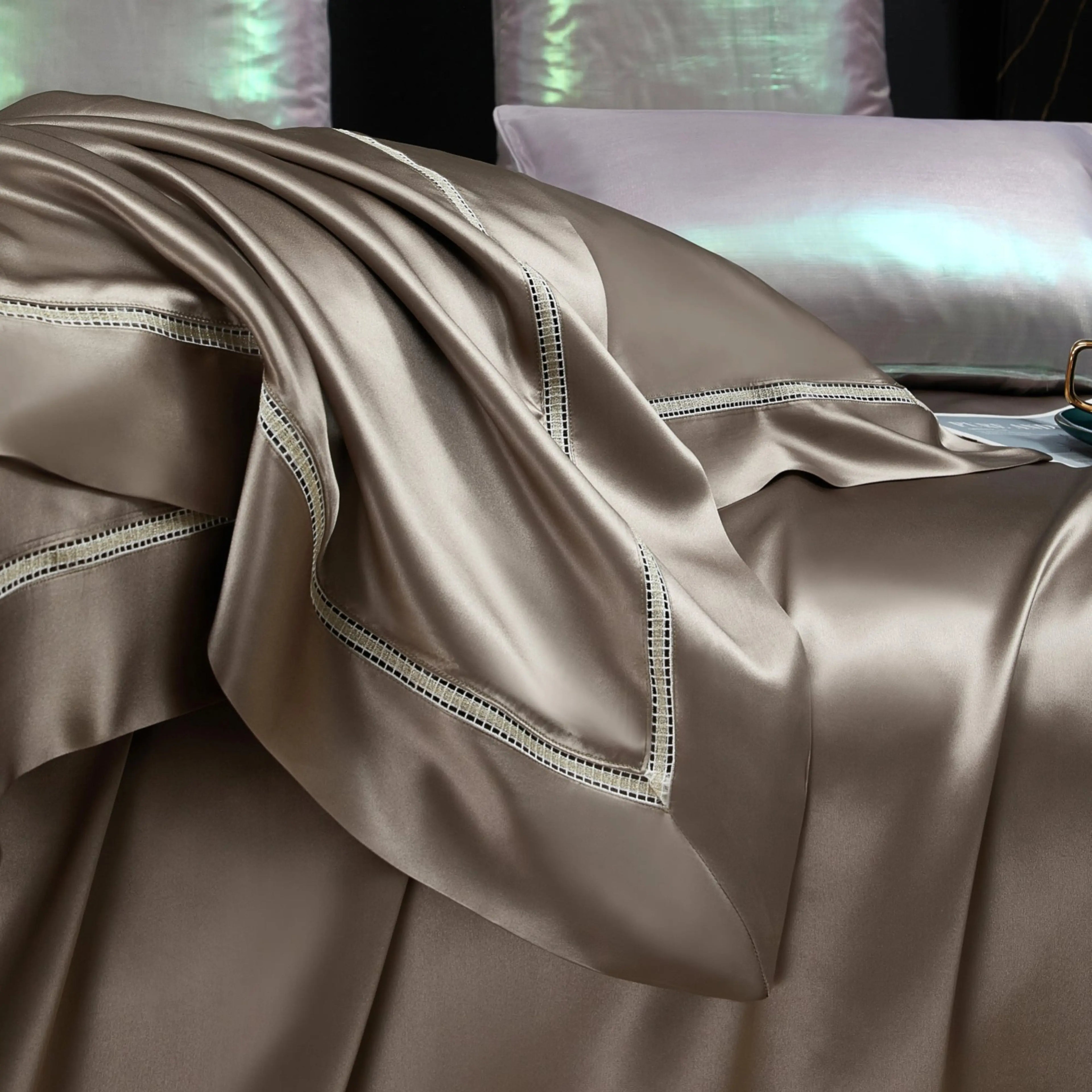 BRONZE MIST MULBERRY SILK DUVET COVER & SHAMS