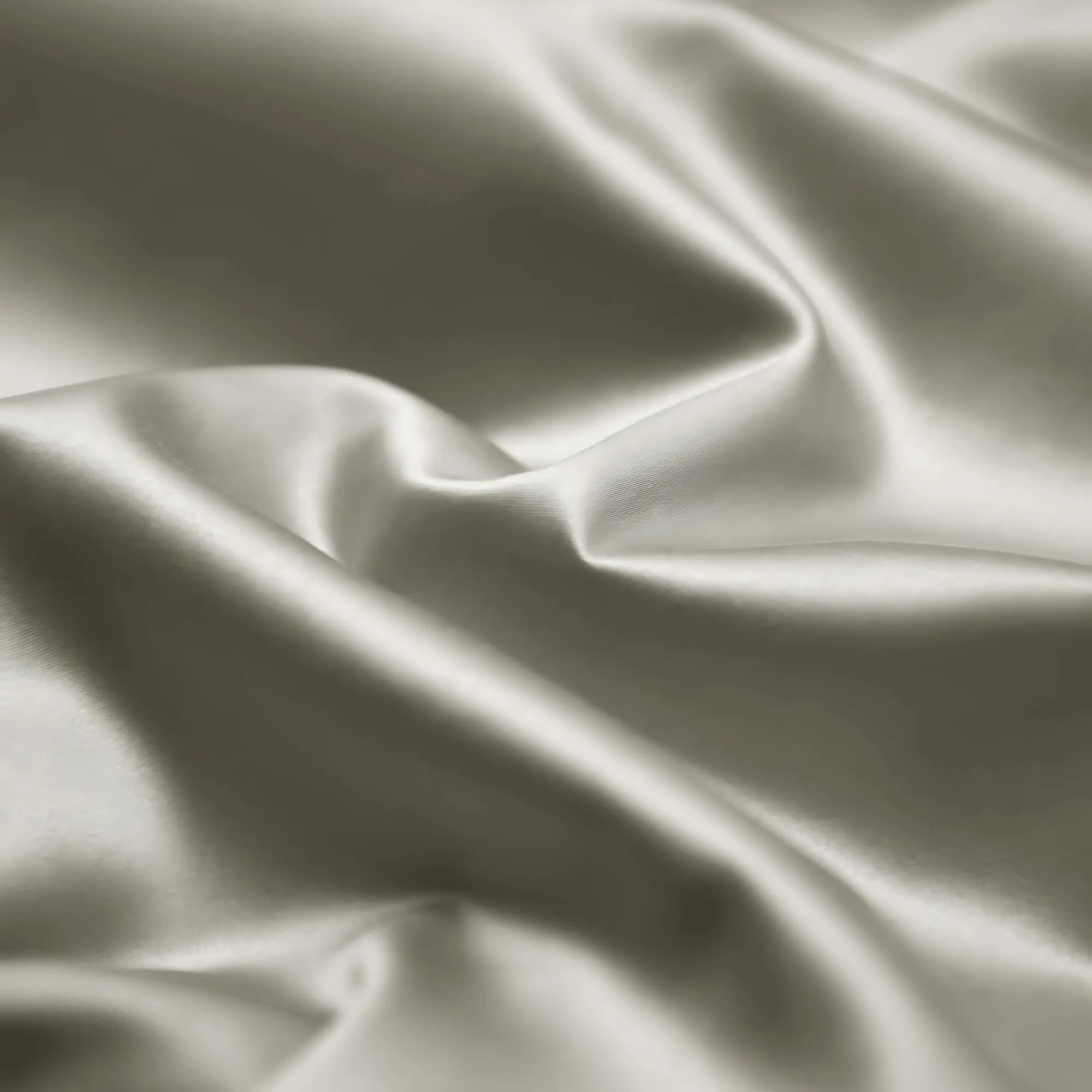 PLATINUM RADIANCE 2000 THREAD COUNT DUVET COVER & SHAMS