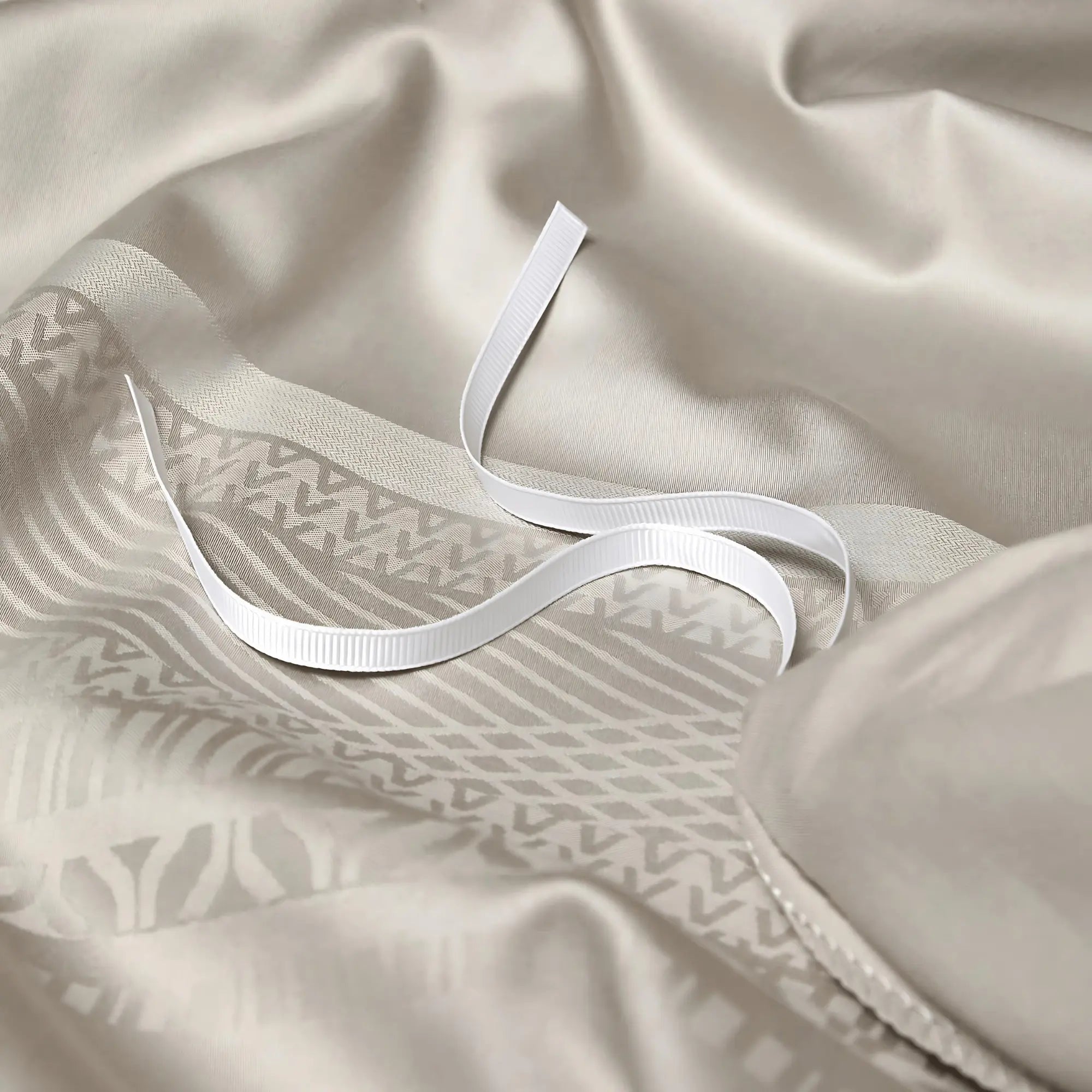 IVORY RADIANCE 1000 THREAD COUNT DUVET COVER & SHAMS