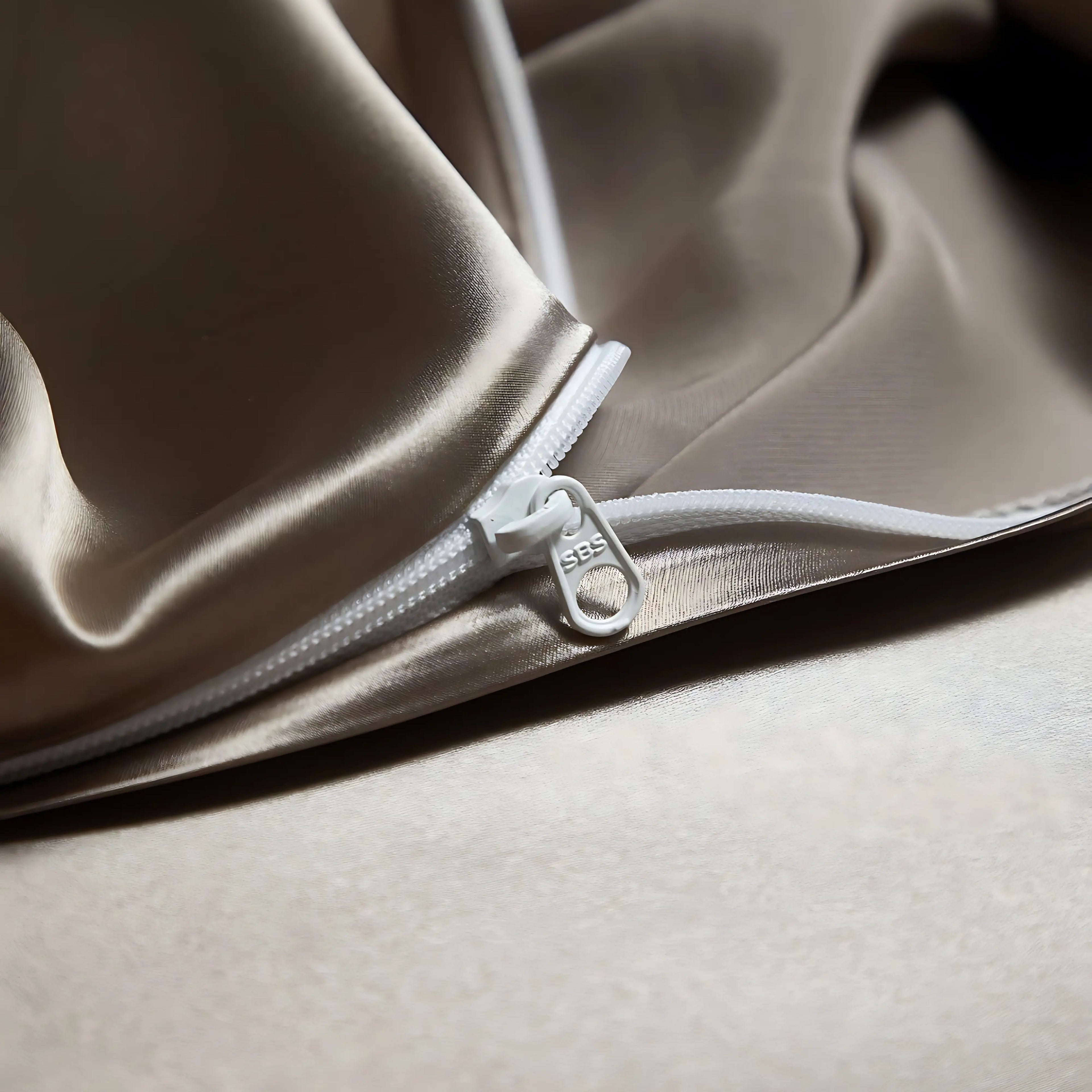 BRONZE MIST MULBERRY SILK DUVET COVER & SHAMS