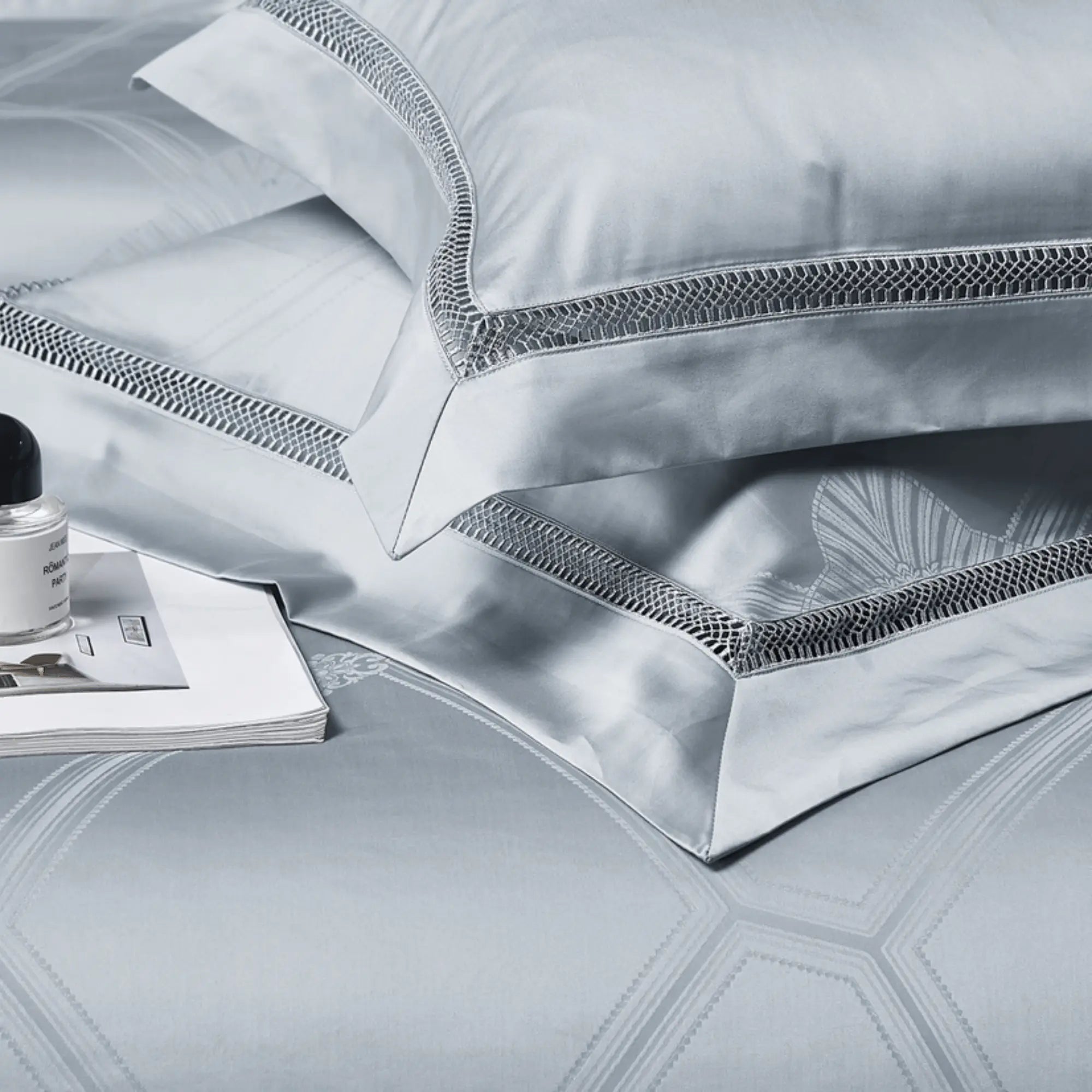 MIST SERENITY 1000 THREAD COUNT DUVET COVER & SHAMS