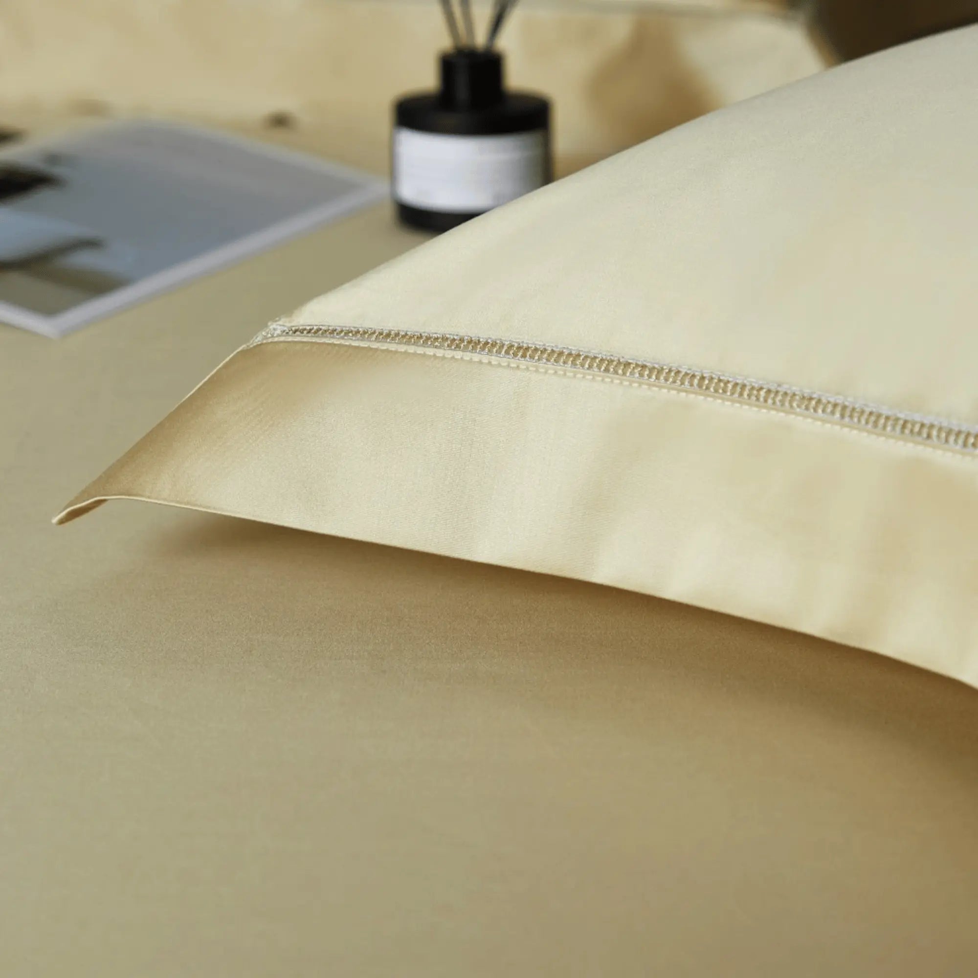 GOLDEN HAZE 2000 THREAD COUNT DUVET COVER & SHAMS