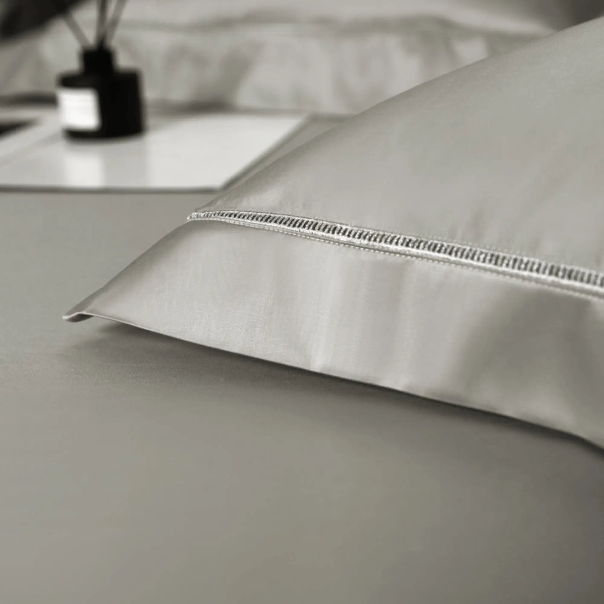 PLATINUM RADIANCE 2000 THREAD COUNT DUVET COVER & SHAMS