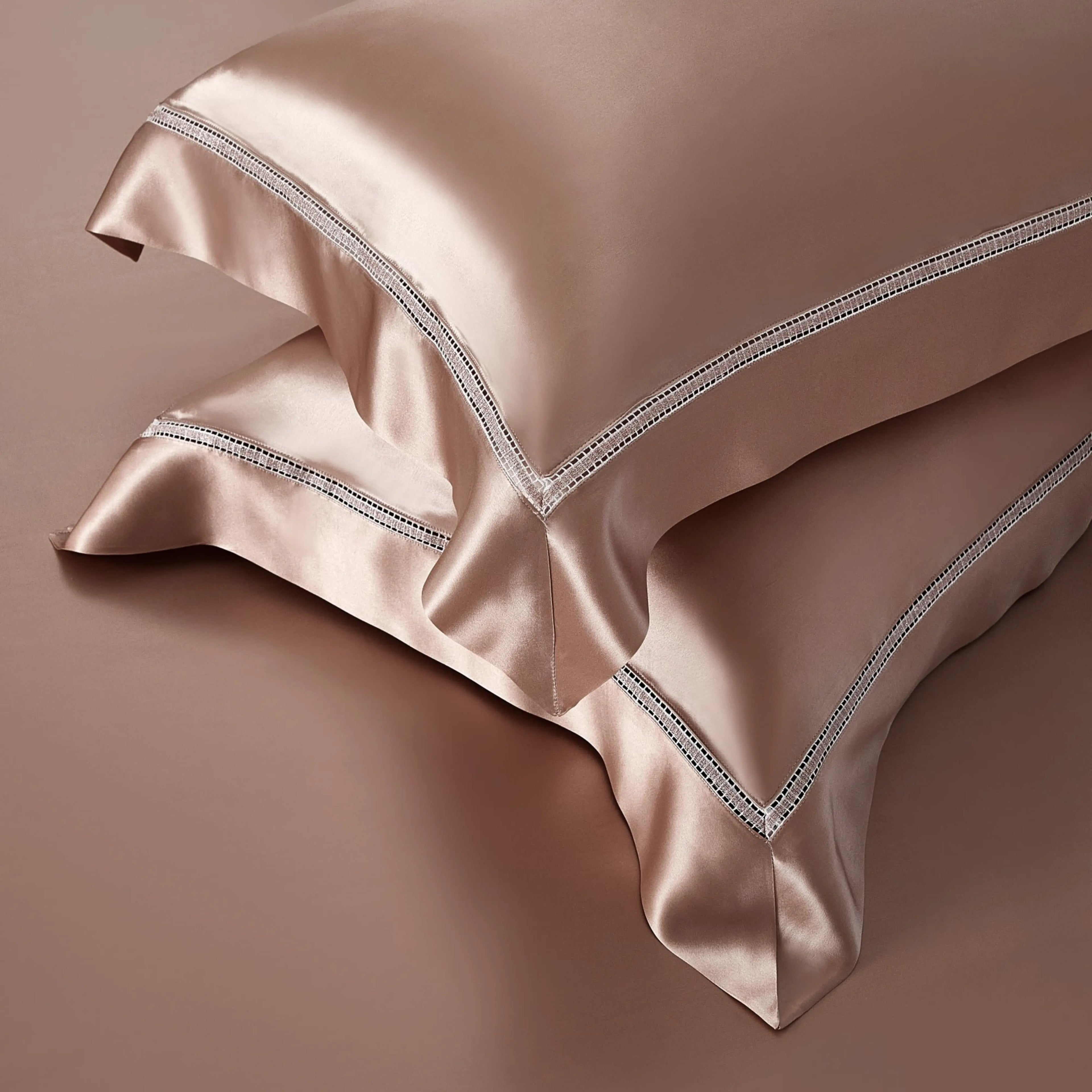 ROSY CHAMPAGNE MULBERRY SILK DUVET COVER & SHAMS