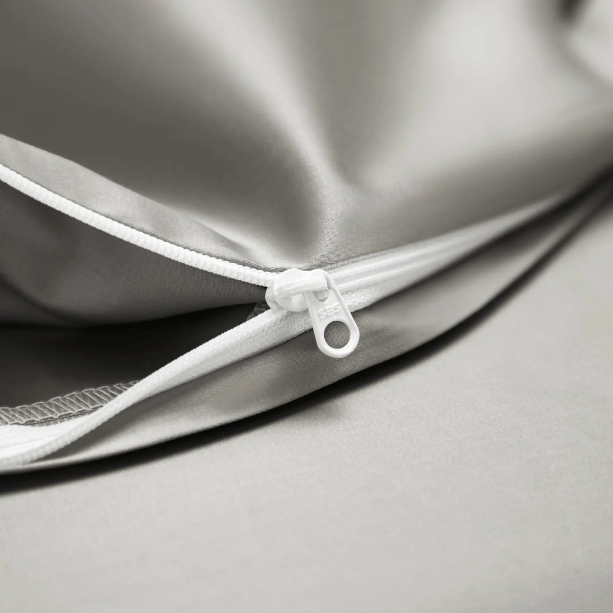 PLATINUM RADIANCE 2000 THREAD COUNT DUVET COVER & SHAMS