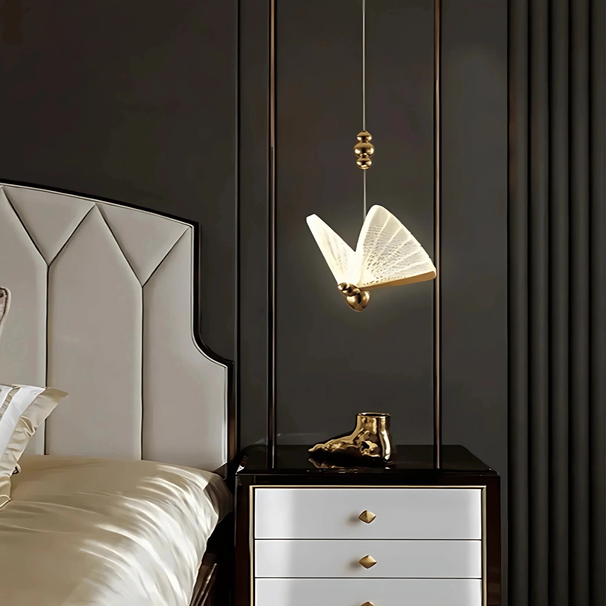 ÉCLAT DE PAPILLON PENDANT