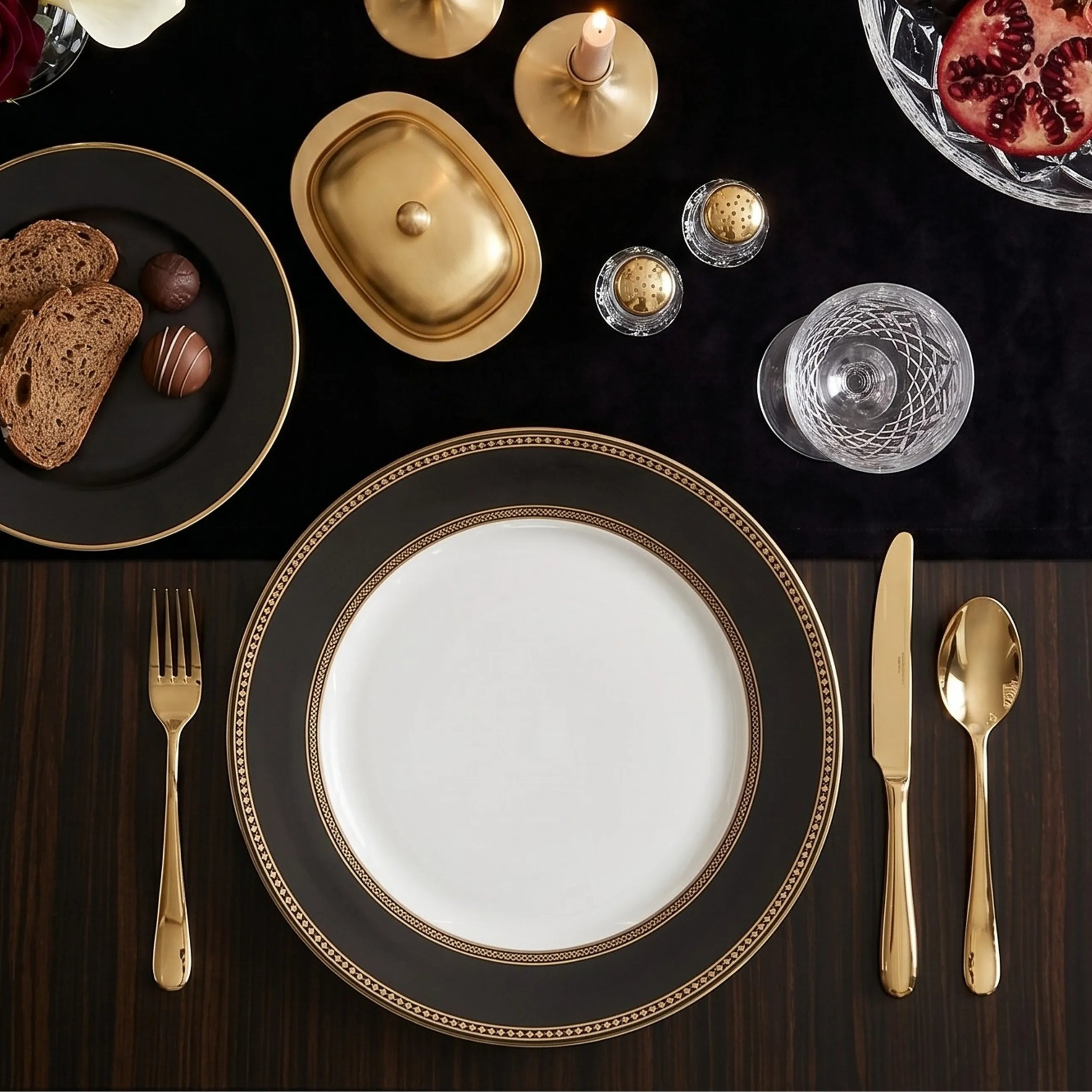 CLAIRE MAISON PLATE