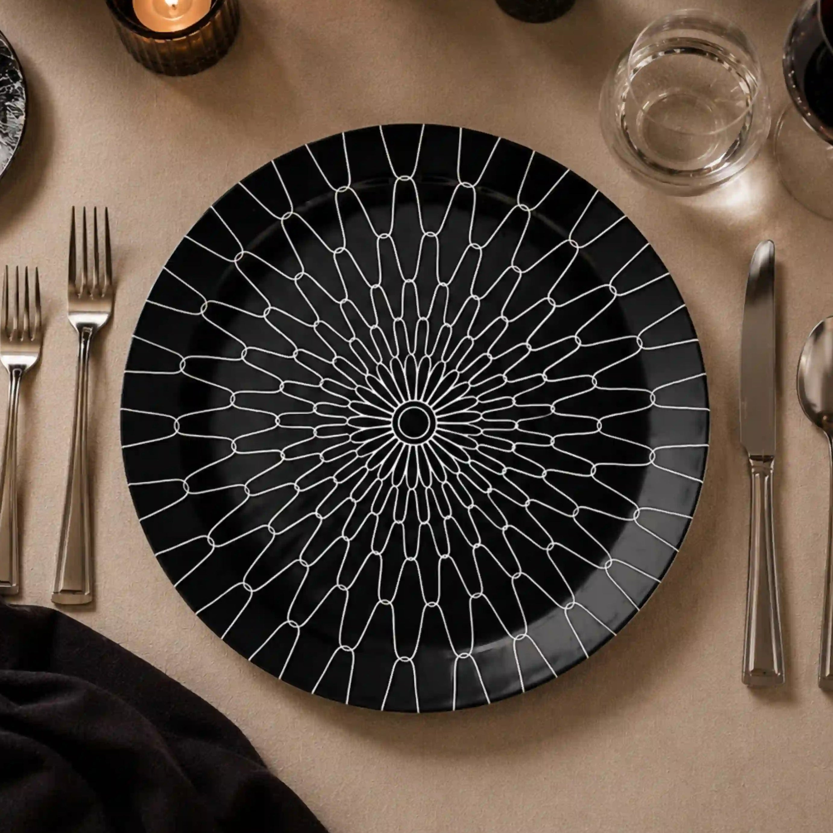 ZAPHIRE MONROE NOIR PLATE