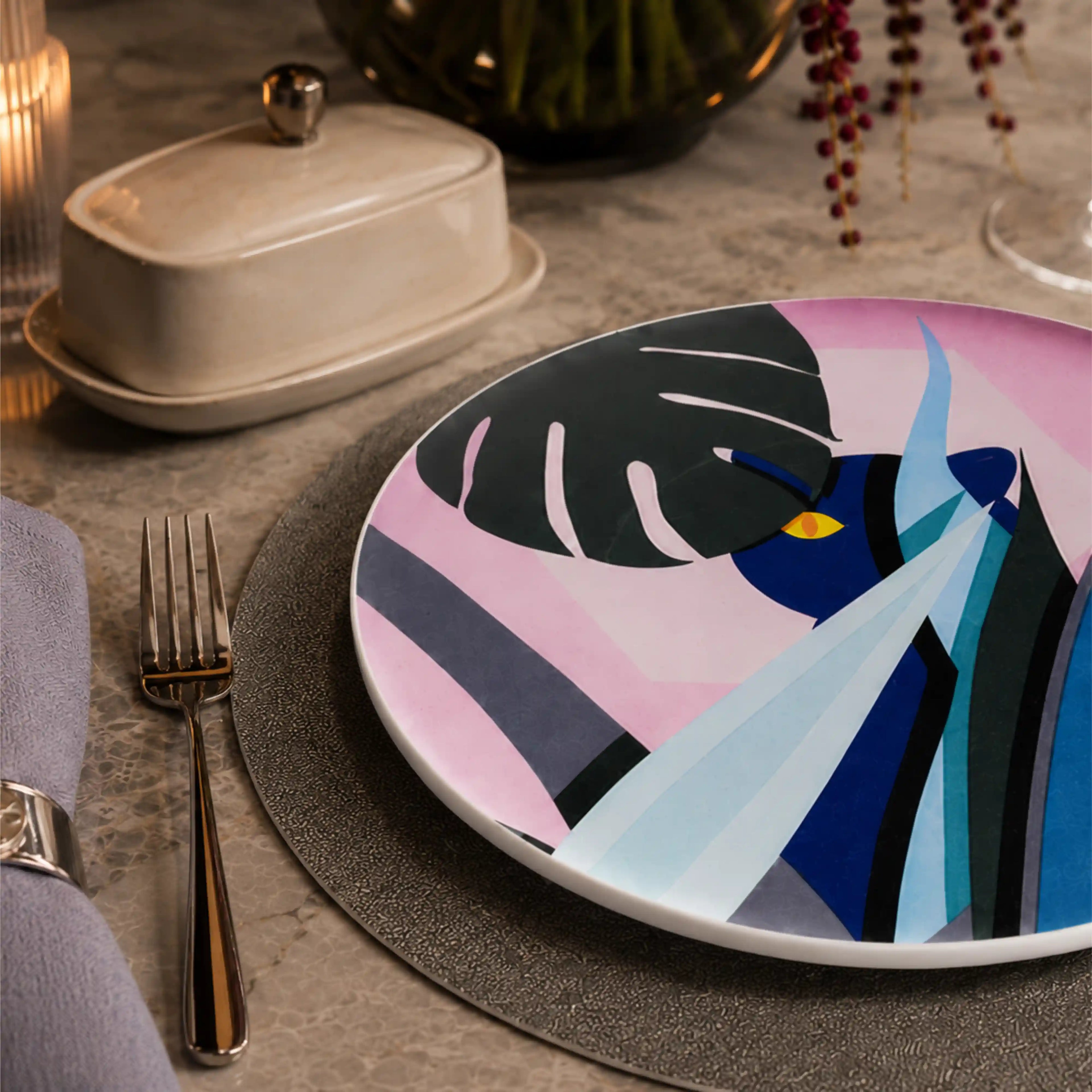 ARTISAN SPY PLATE