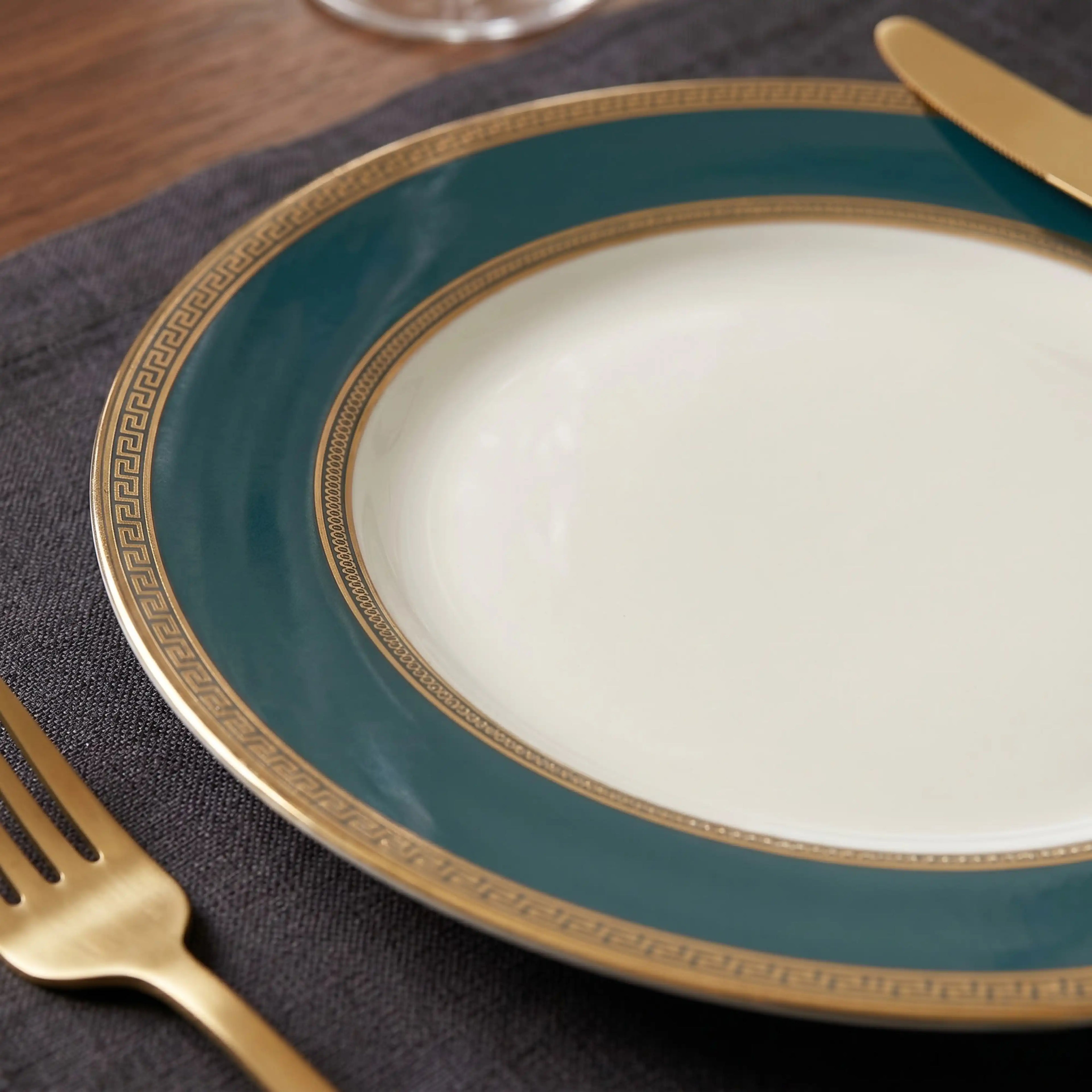 CLAIRE MONACO PLATE