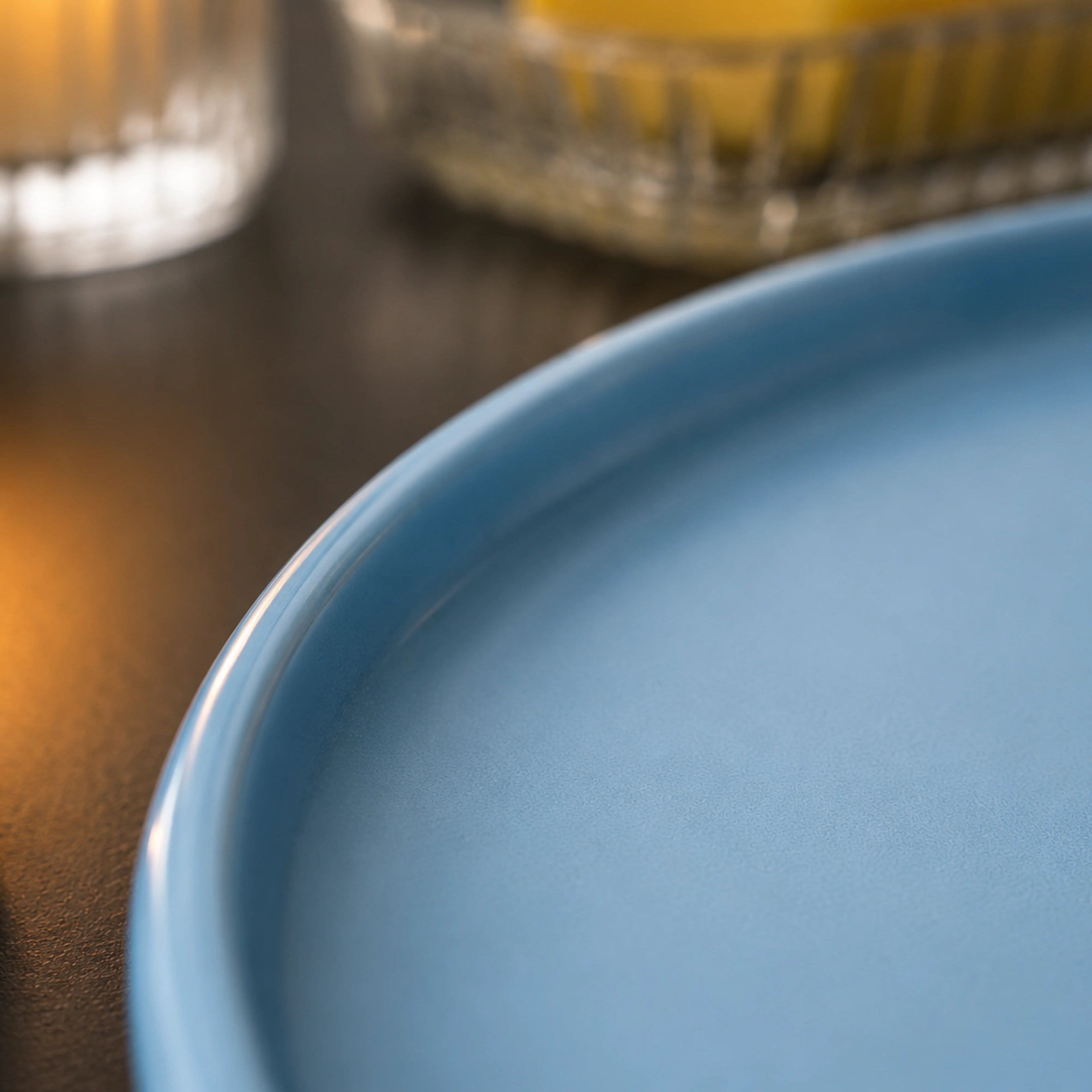 PLAIN BLEU PLATE