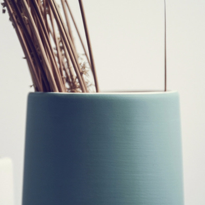 Solitude Vase - Vases & Pots