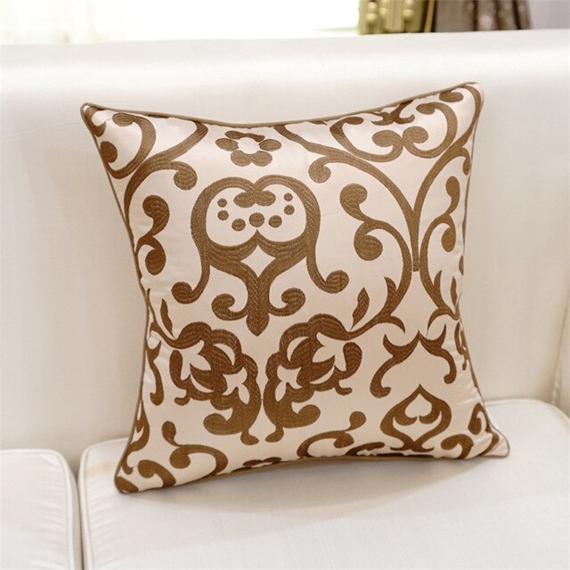 ROYALE CUSHION