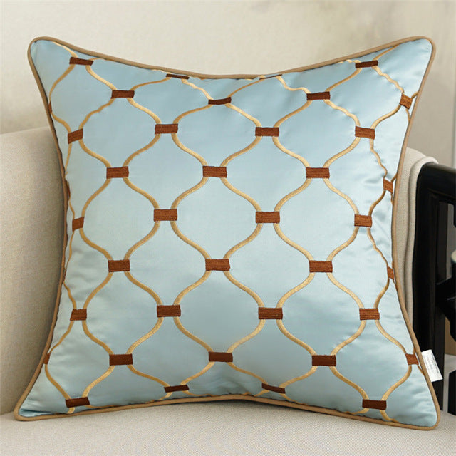 ROYALE CUSHION