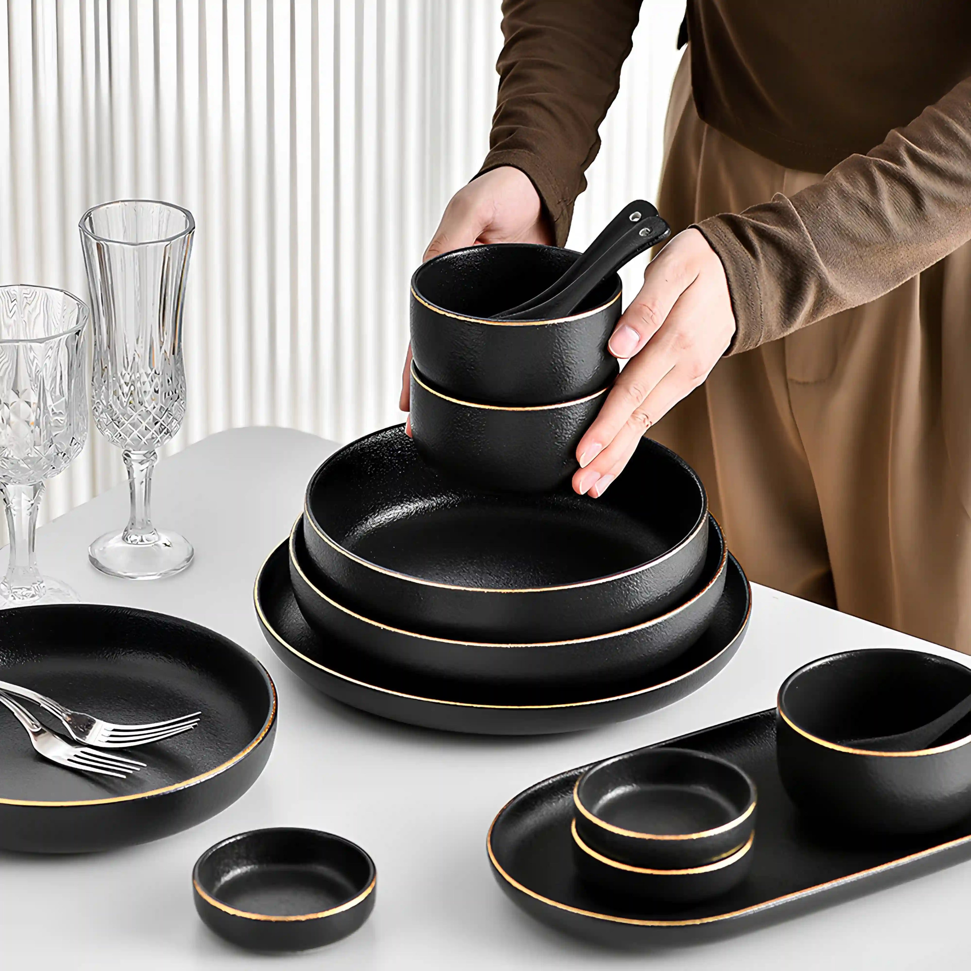 RIGOROUS BLACK DINING COLLECTION