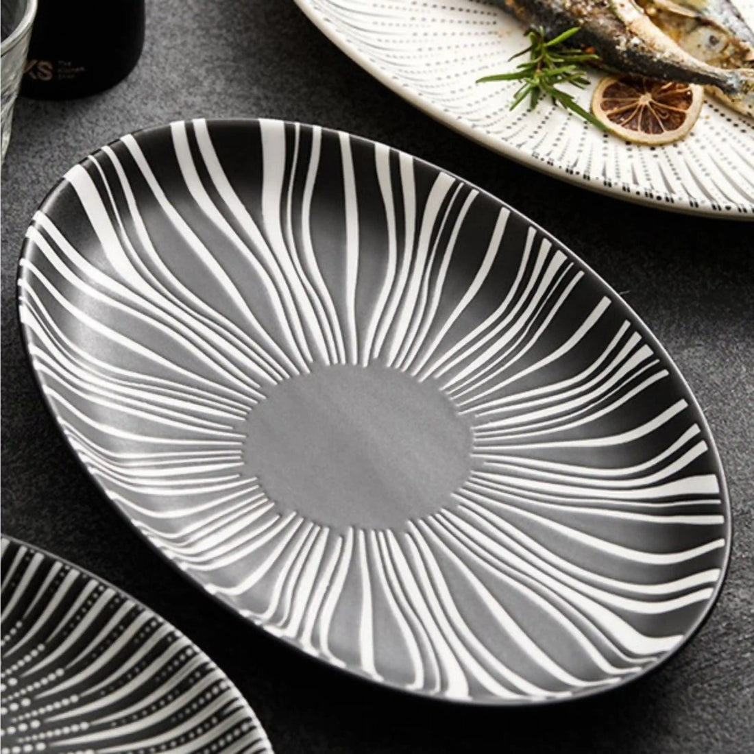 ZAPHIRE BELMONT NOIR OVAL PLATE