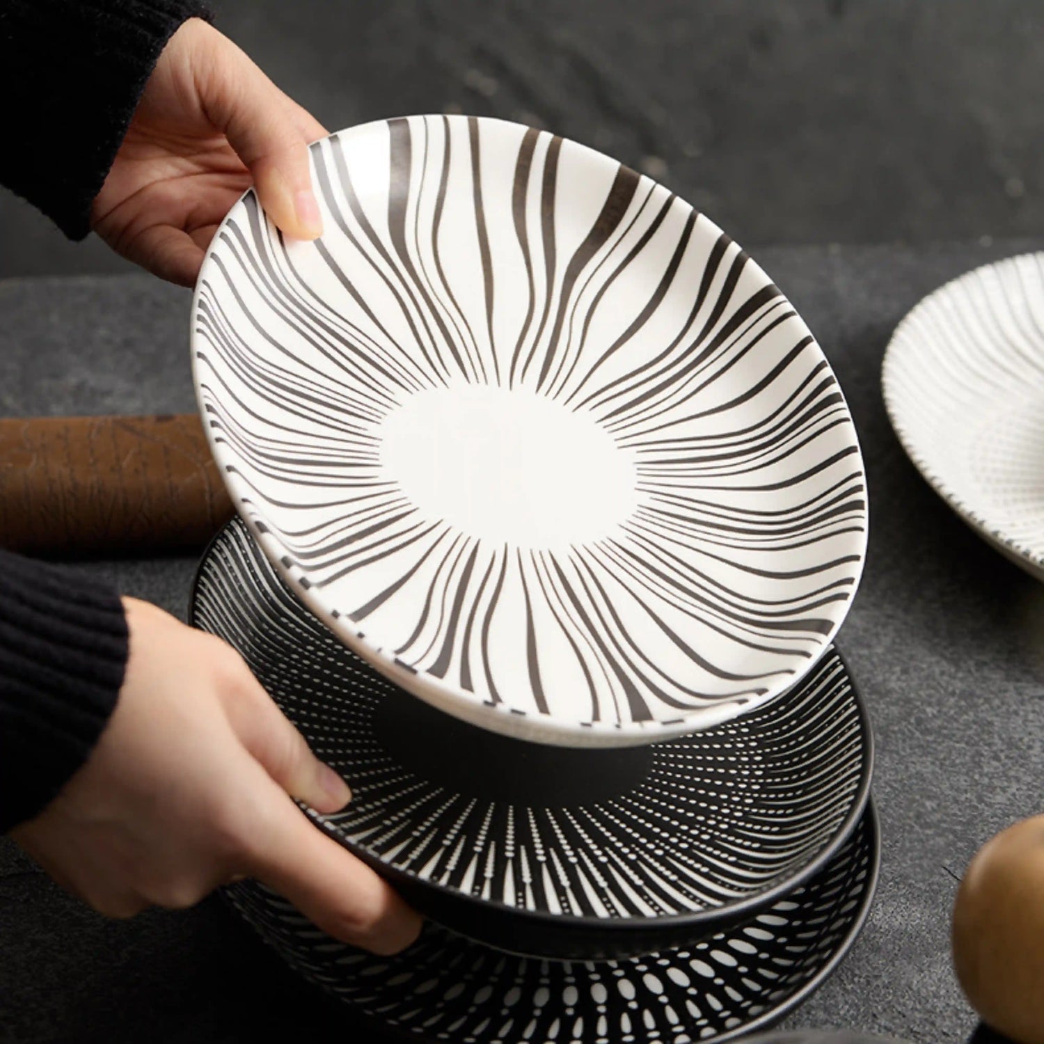 ZAPHIRE OVAL PLATE COLLECTION