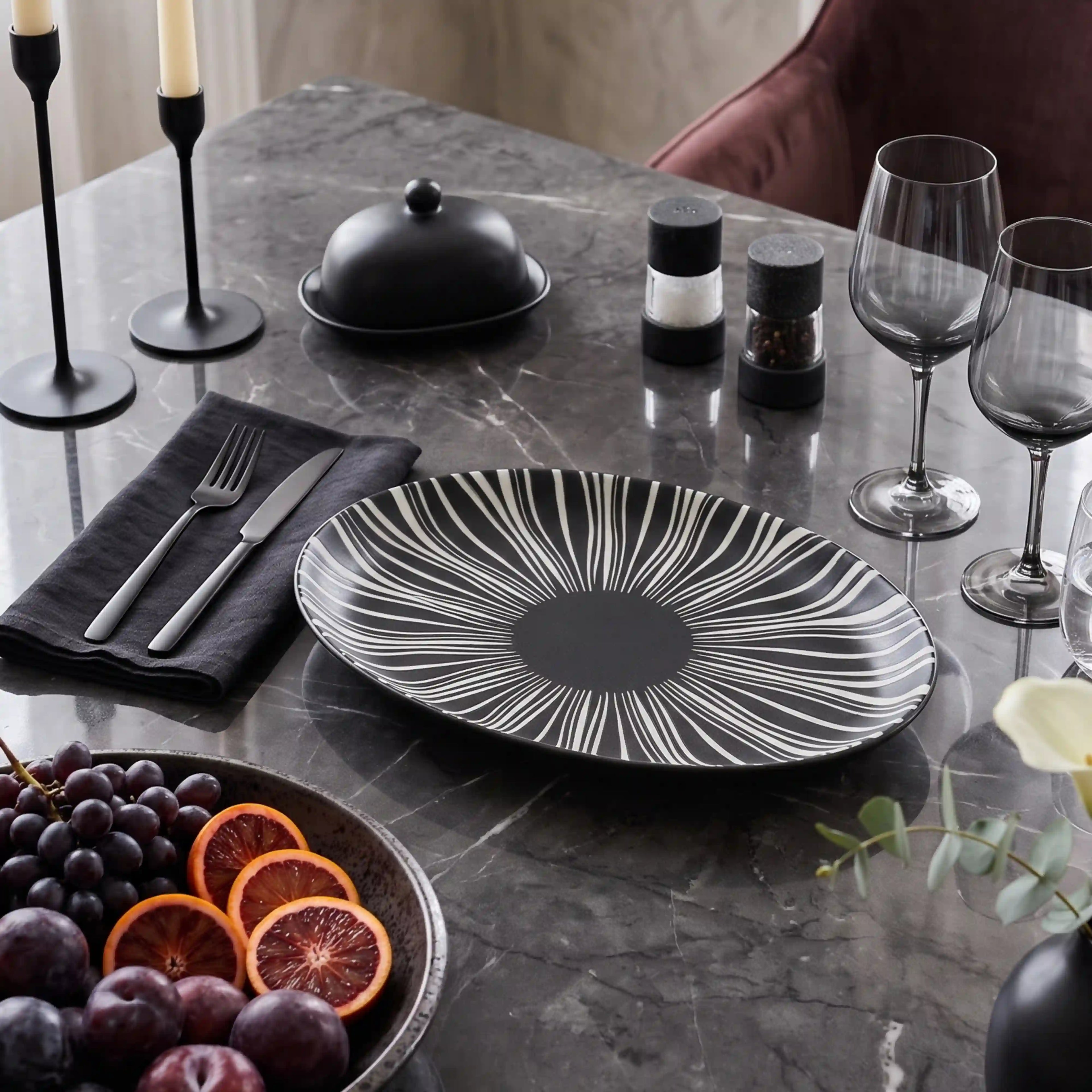 ZAPHIRE BELMONT NOIR OVAL PLATE