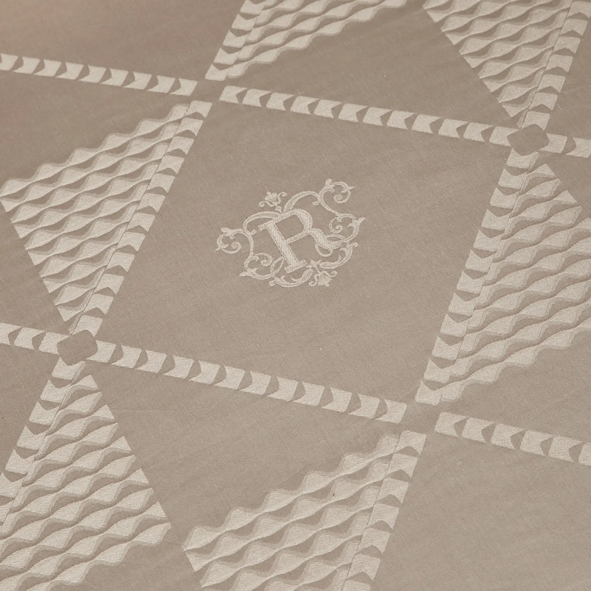 ASHWOOD PRESTIGE 1000 THREAD COUNT DUVET COVER &amp; SHAMS