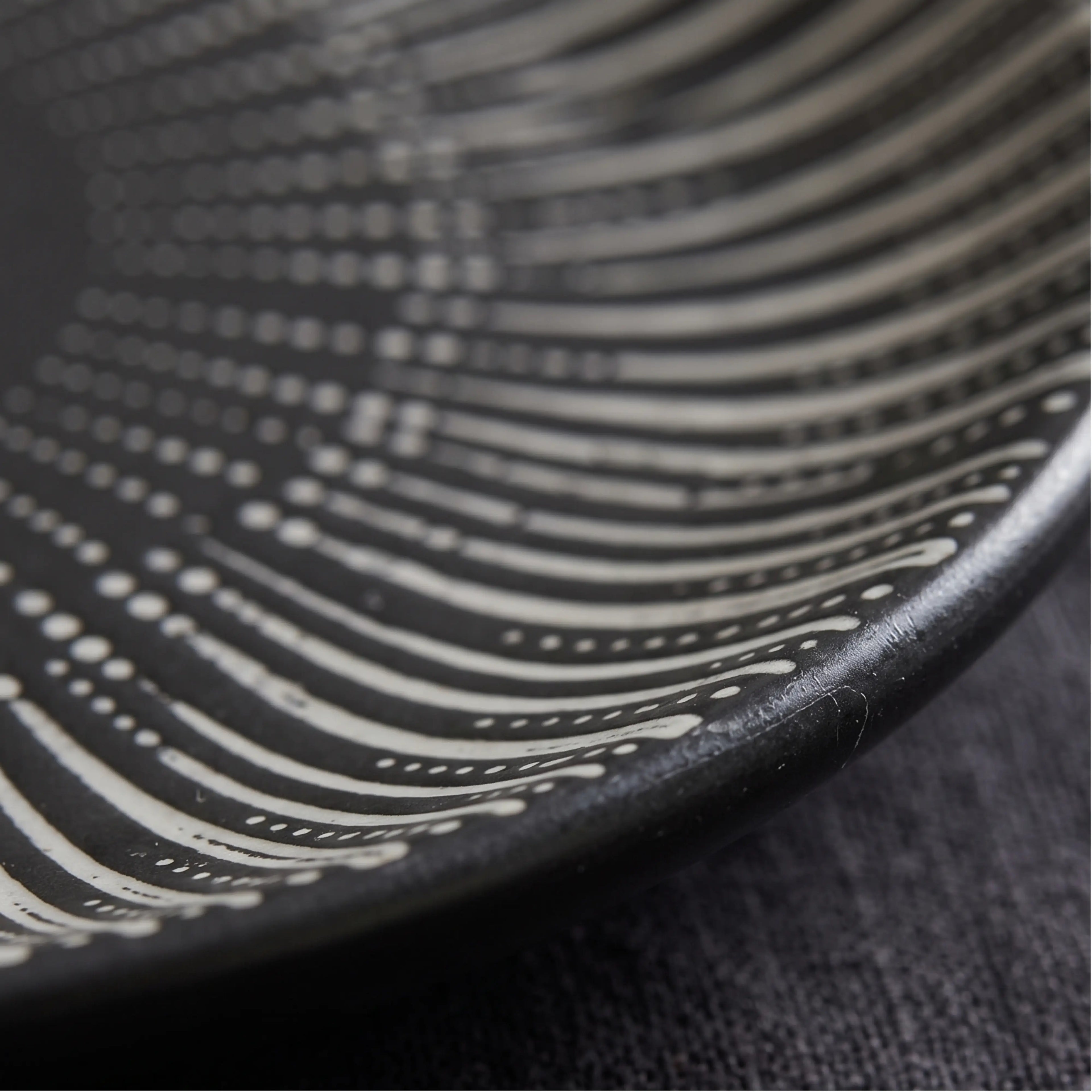 ZAPHIRE NOIR OVAL PLATE