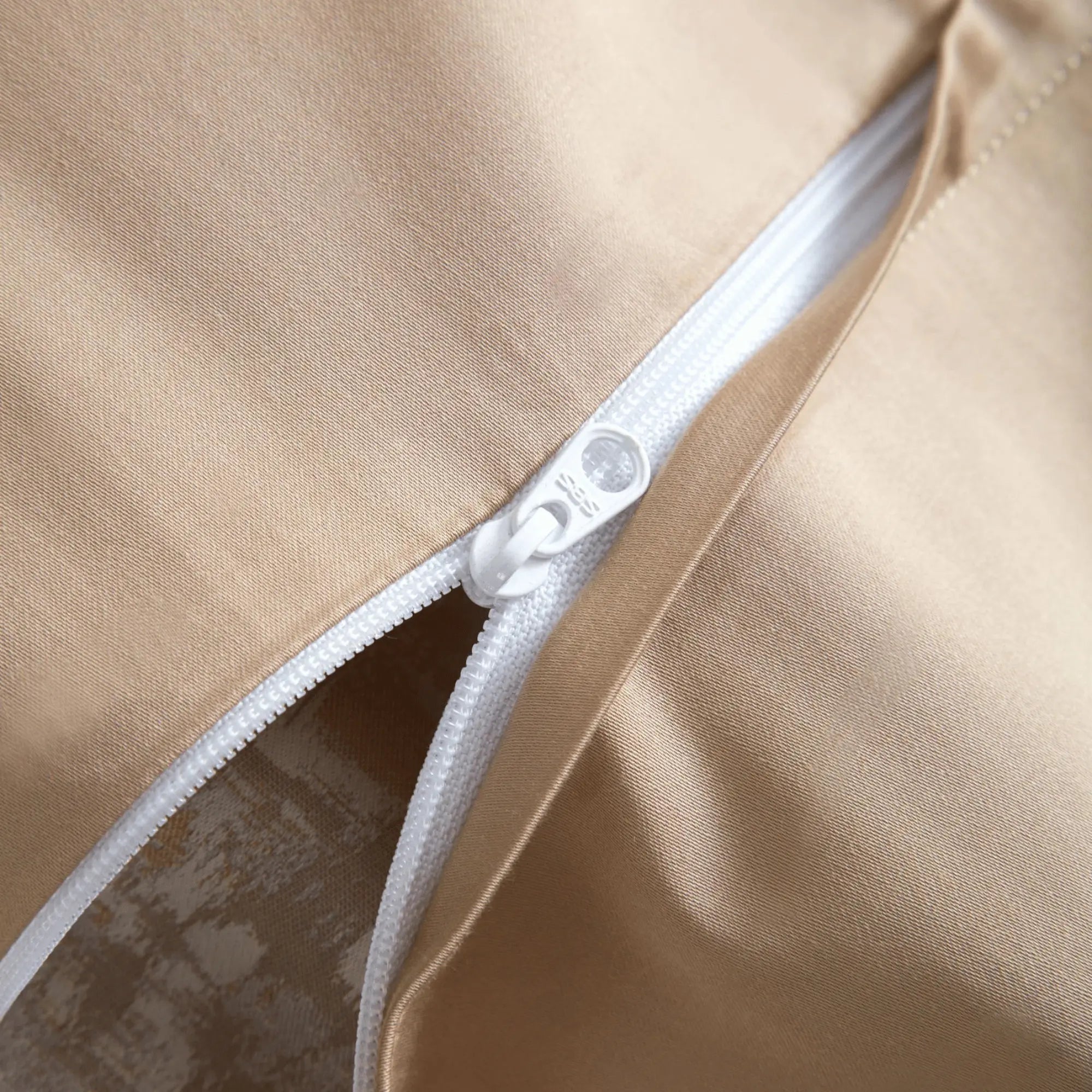 BEIGE MYSTIQUE 1000 THREAD COUNT DUVET COVER &amp; SHAMS