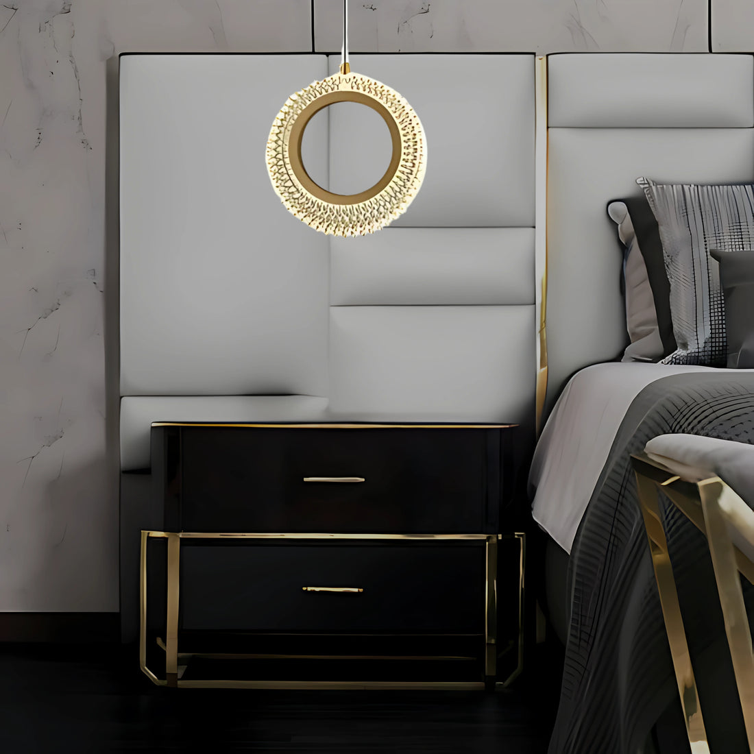 CARESSE ASTRALE PENDANT