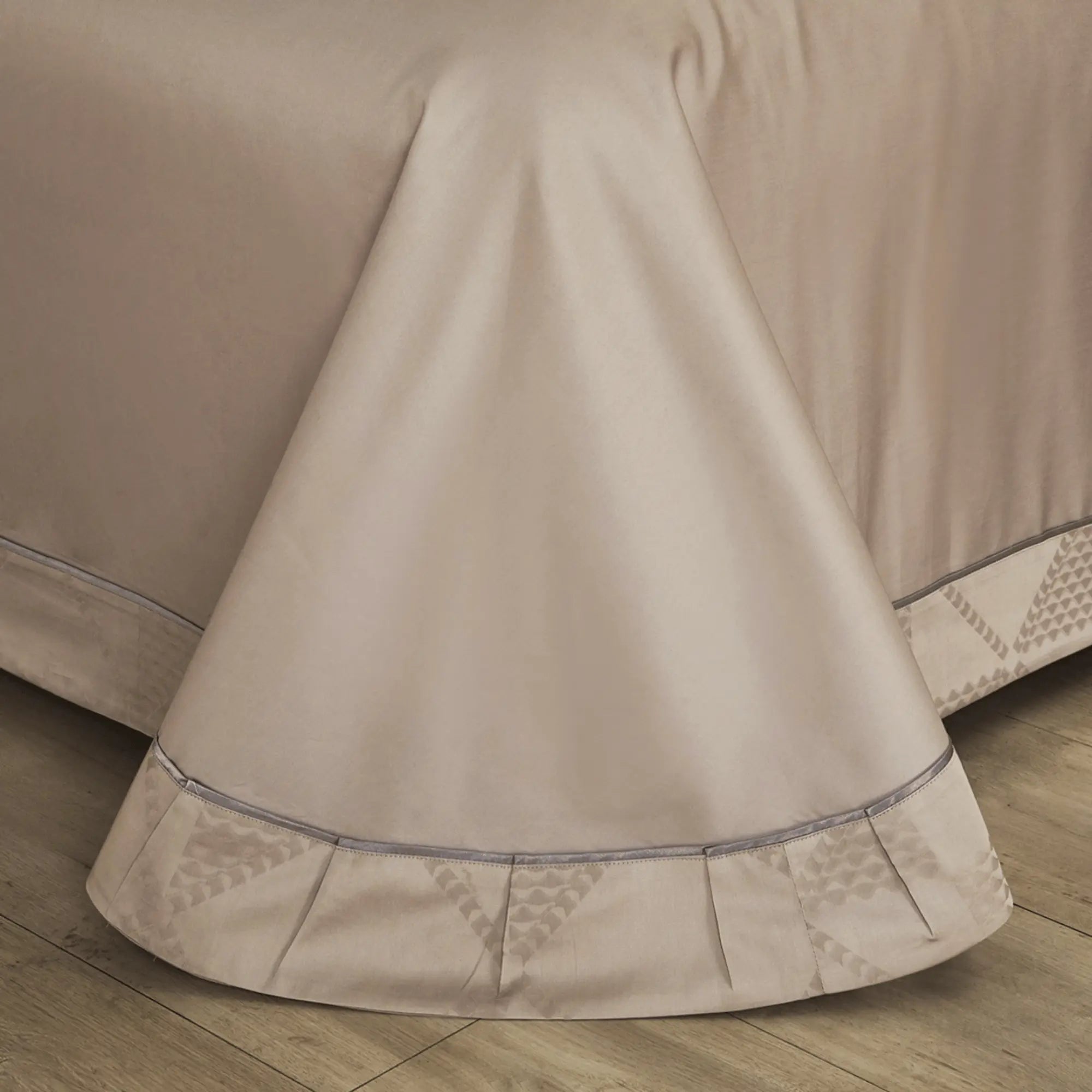 ASHWOOD PRESTIGE 1000 THREAD COUNT DUVET COVER &amp; SHAMS