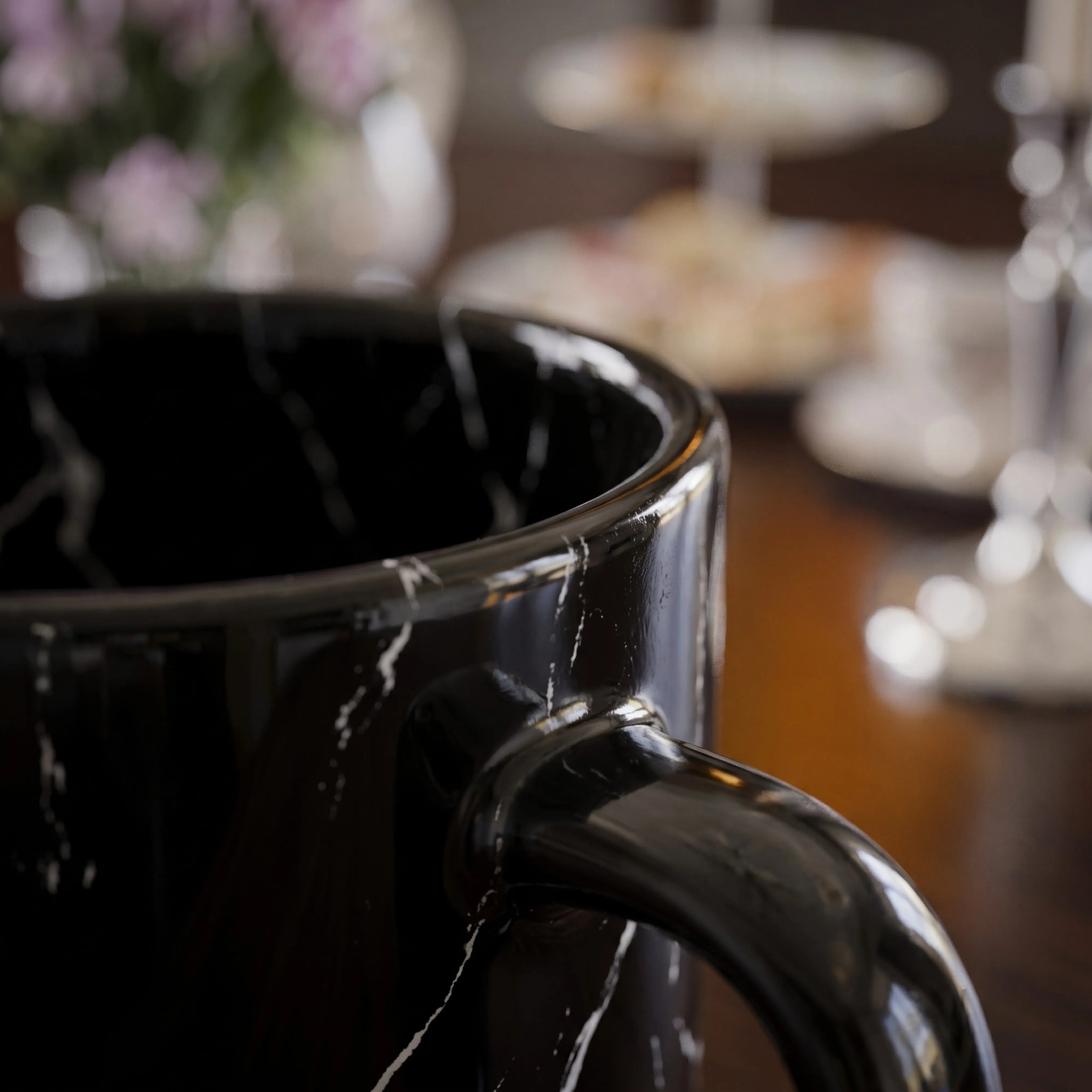 MINERAL NOIR MUG