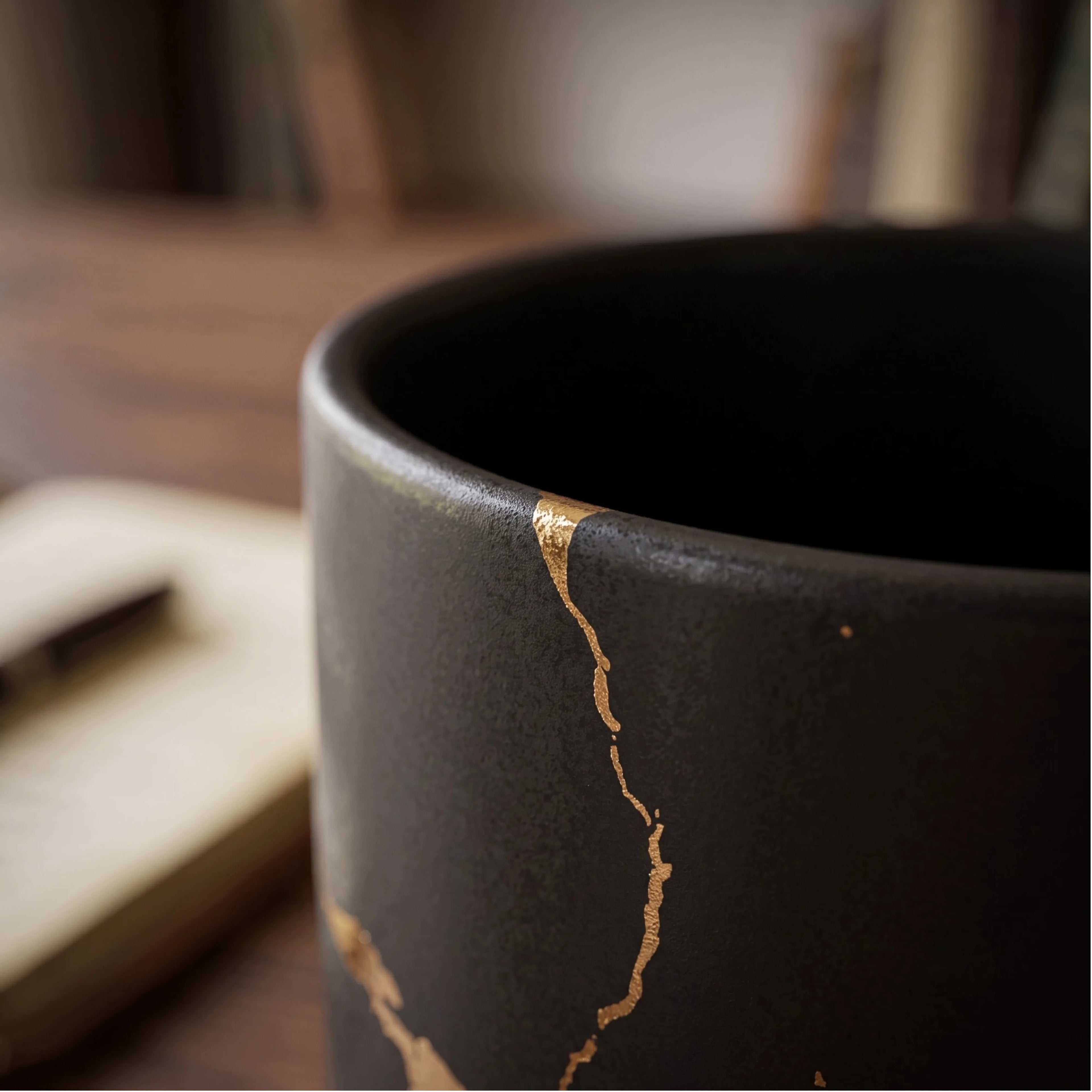 LIGHTNING NOIR TEACUP &amp; MUG SET