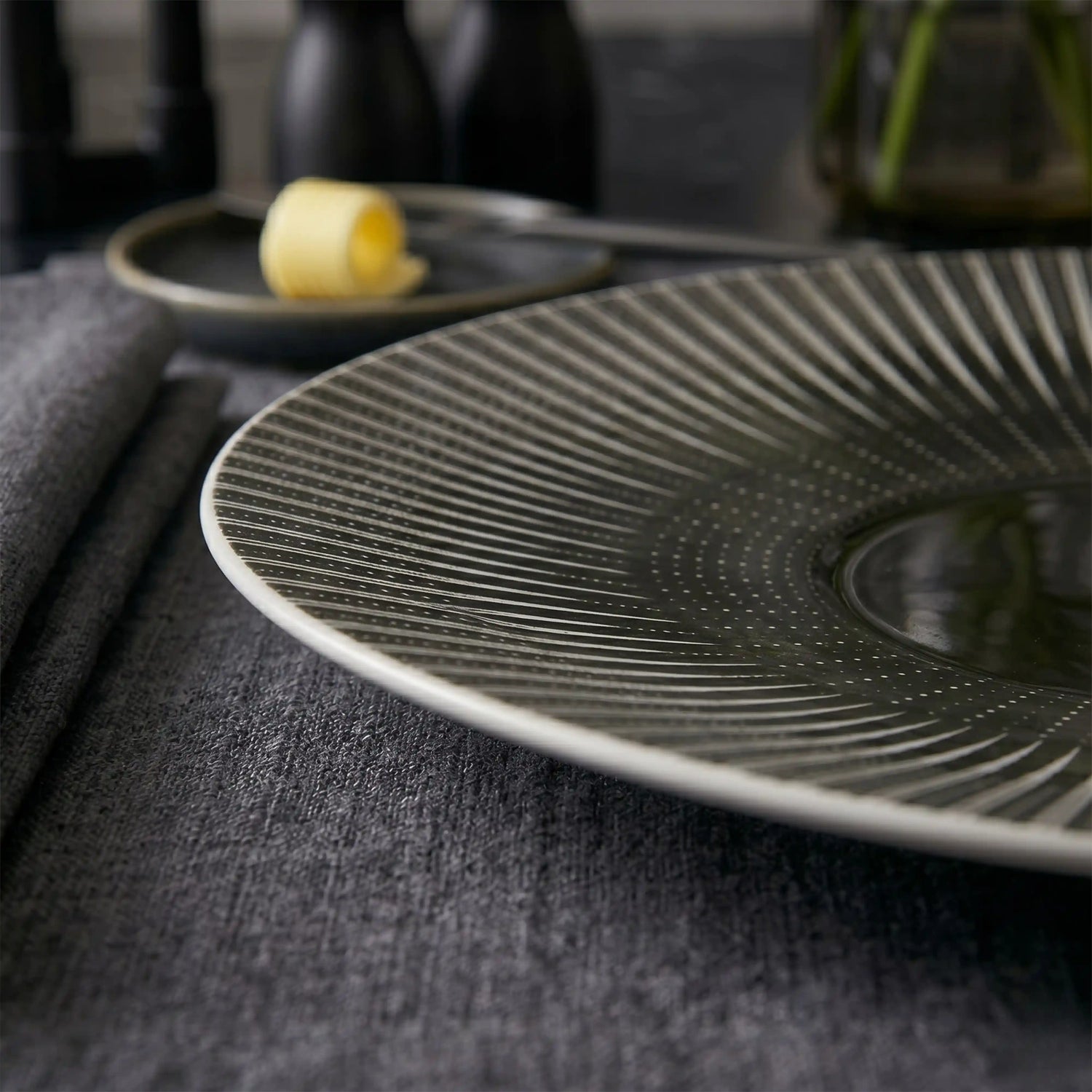 ZAPHIRE NOIR PLATE
